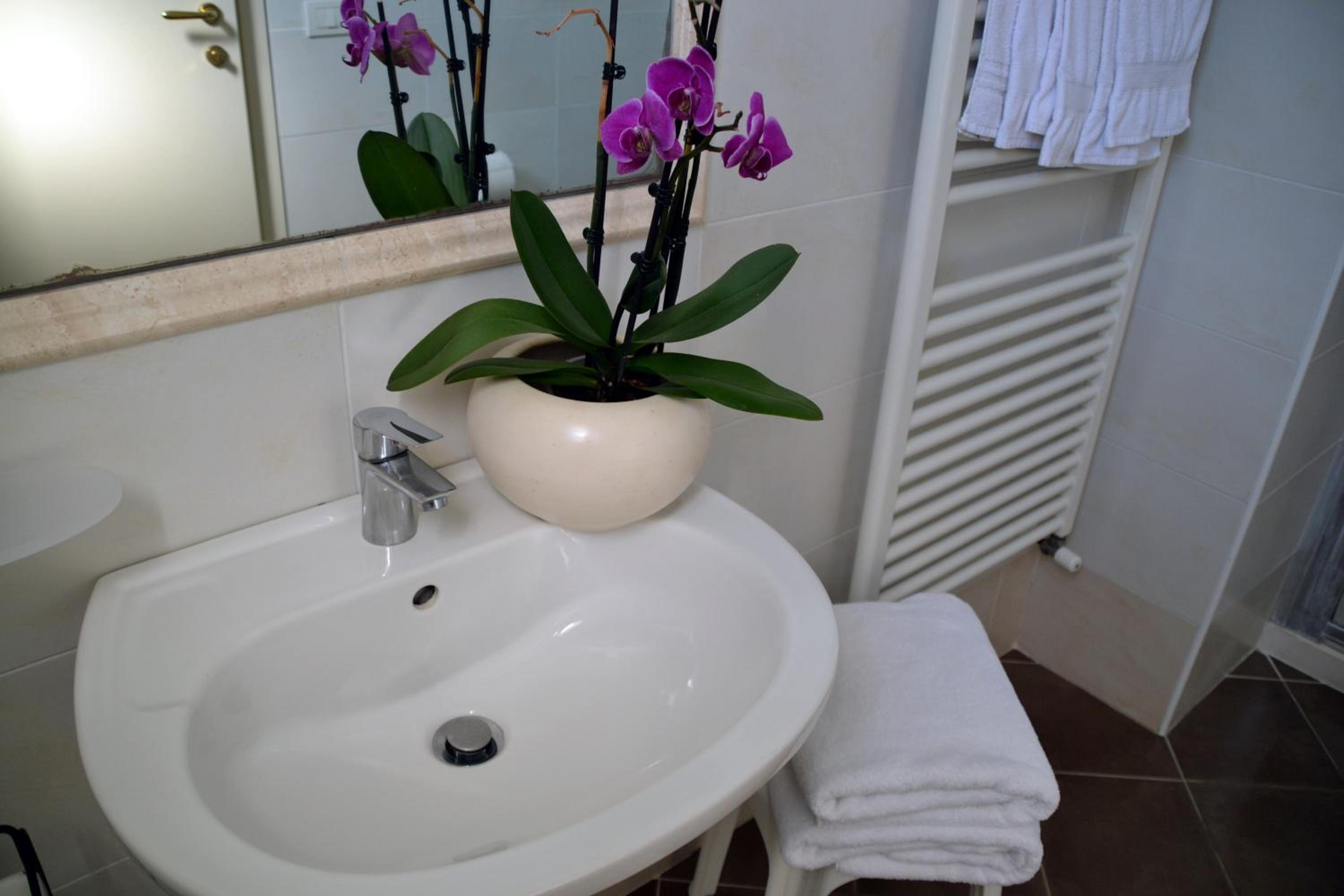 Deluxe Quadruple Room - Photo 6