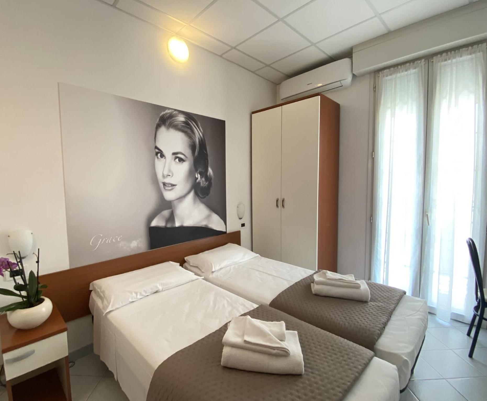 Standard Double or Twin Room - Photo 2