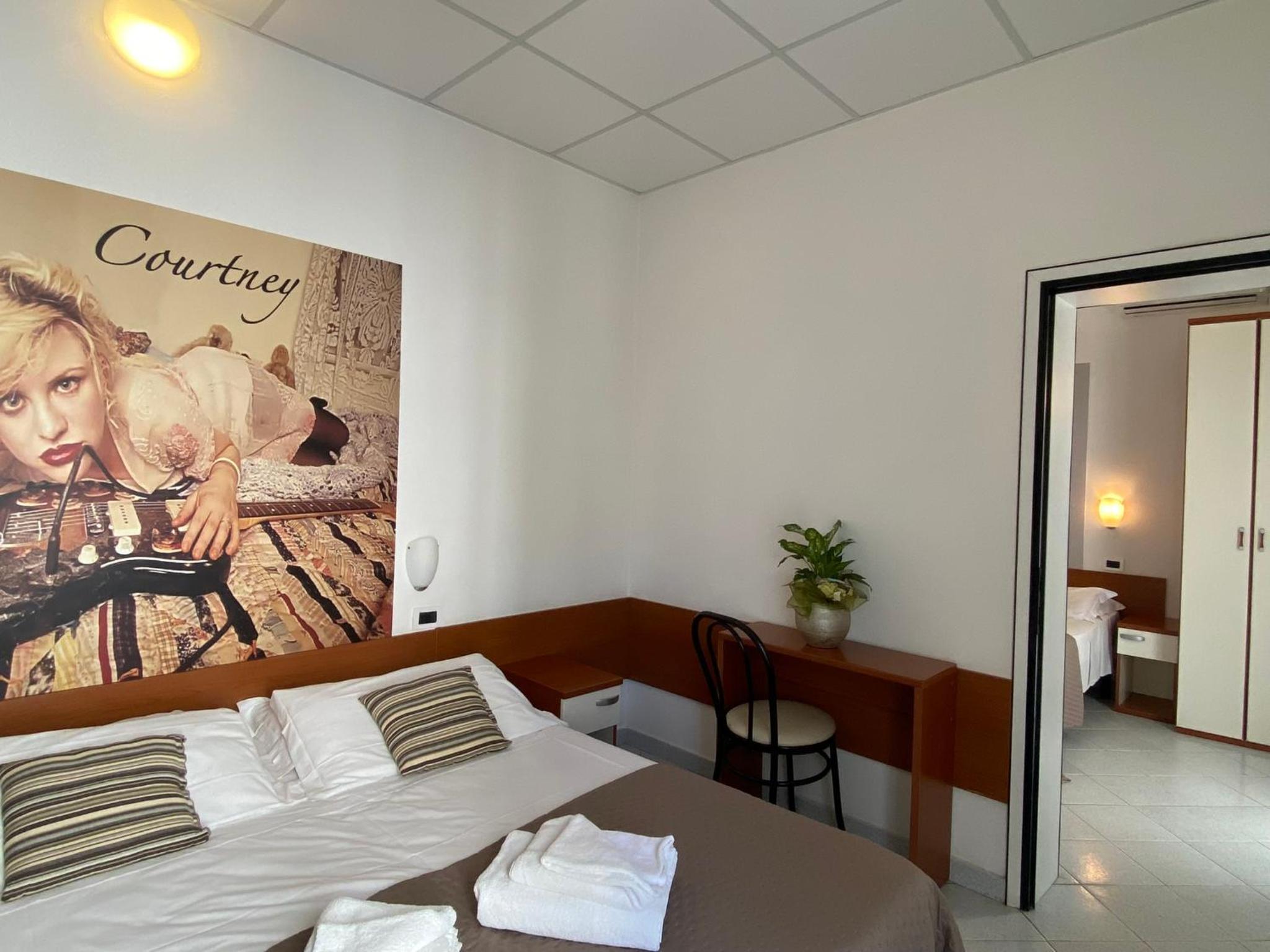 Standard Family Room - Photo 7