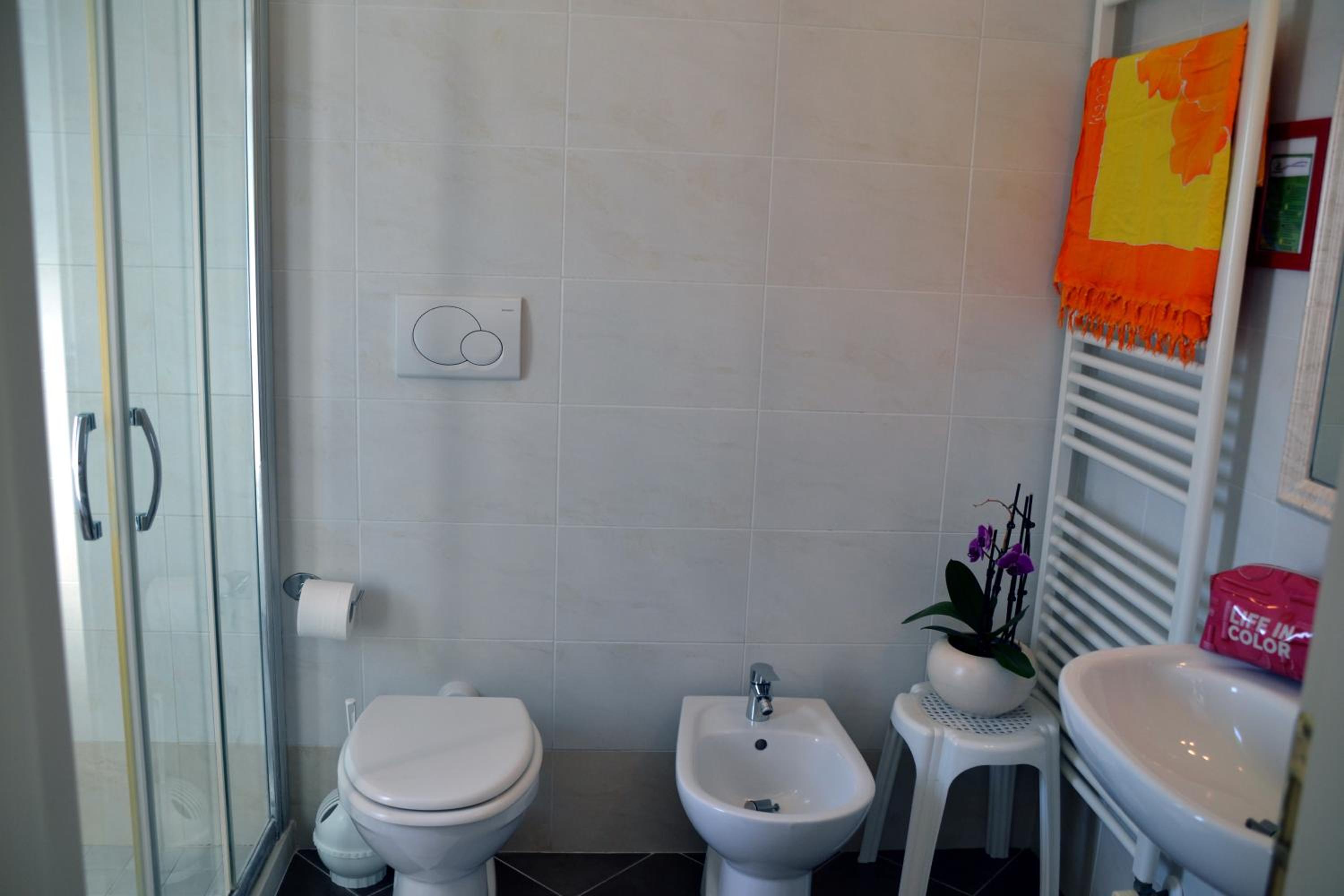 Double Room with Balcony and Sea View - Photo 12