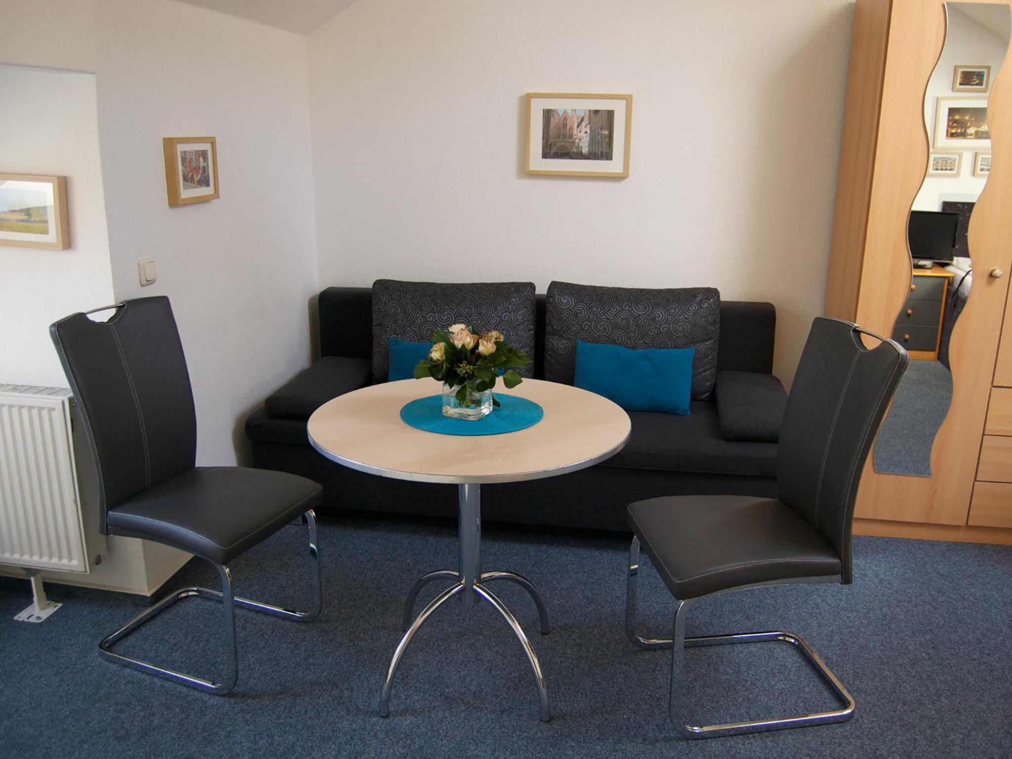 Studio Apartment - Photo 4