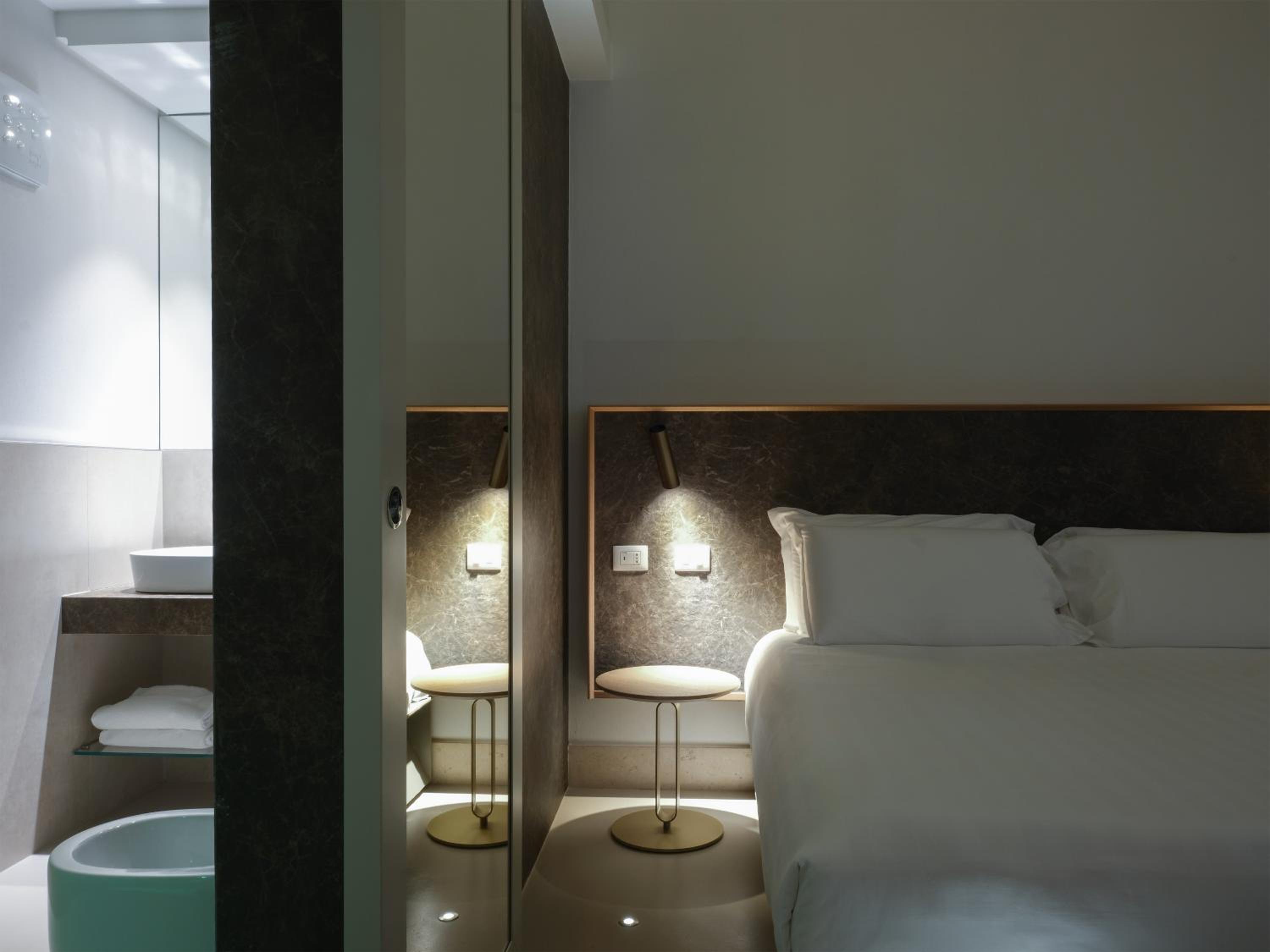 Deluxe Double Room - Photo 4