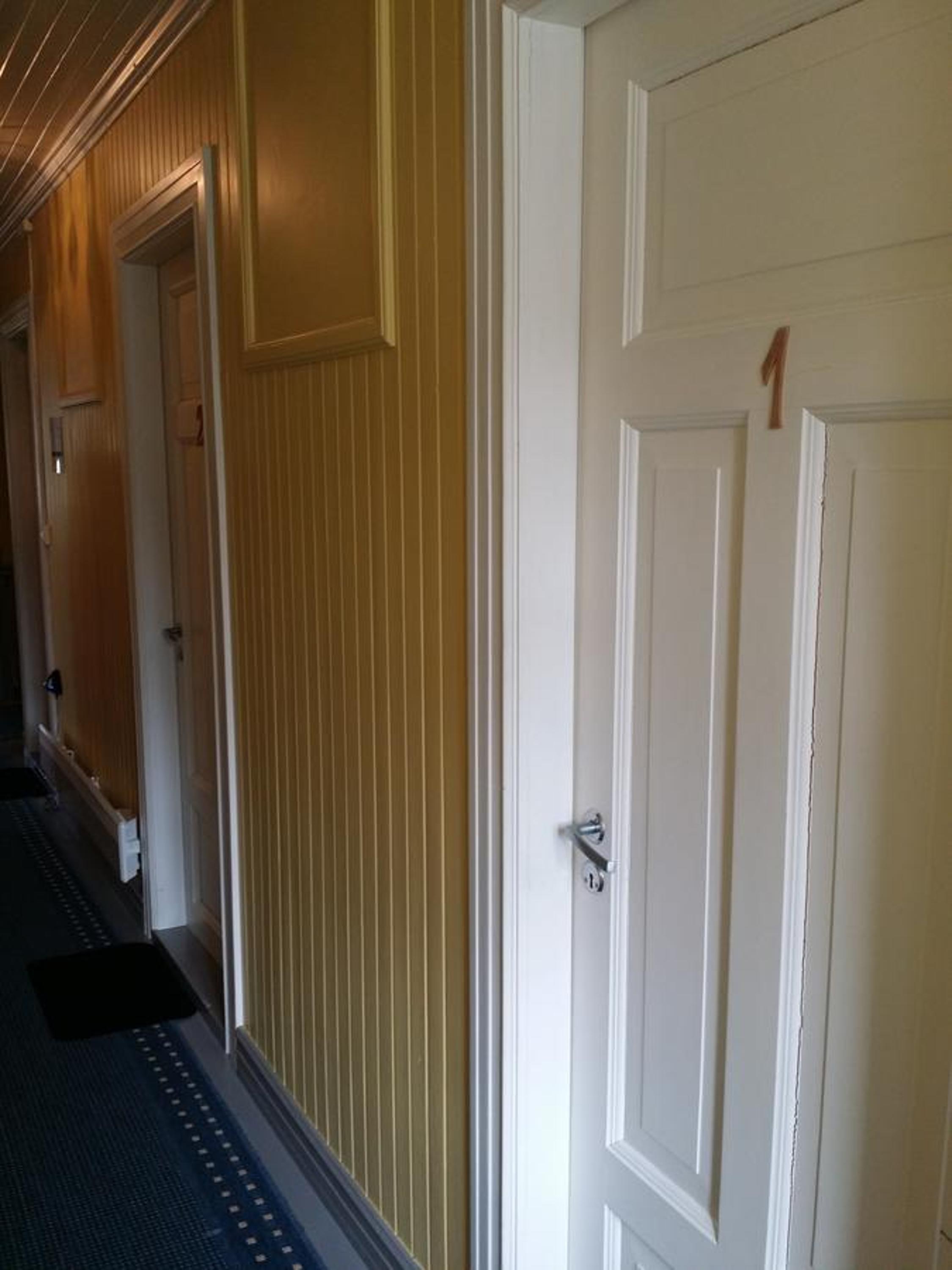 Twin Room with Shared Bathroom photo 3