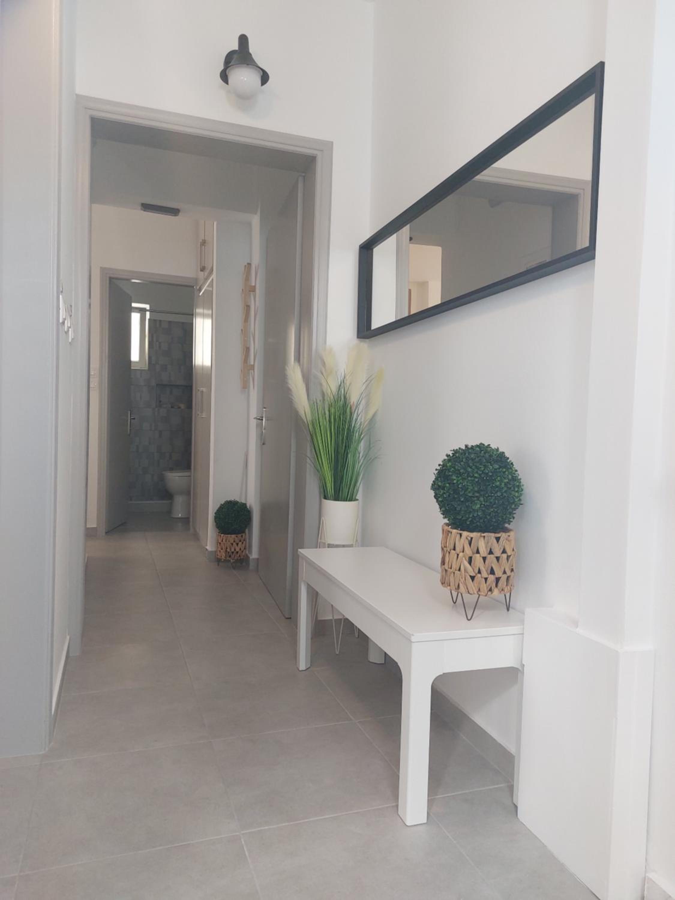 One-Bedroom House photo 1