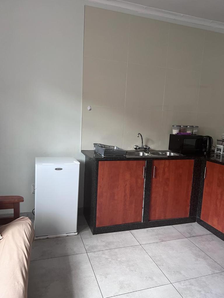 Deluxe Double Room with Shower photo 3