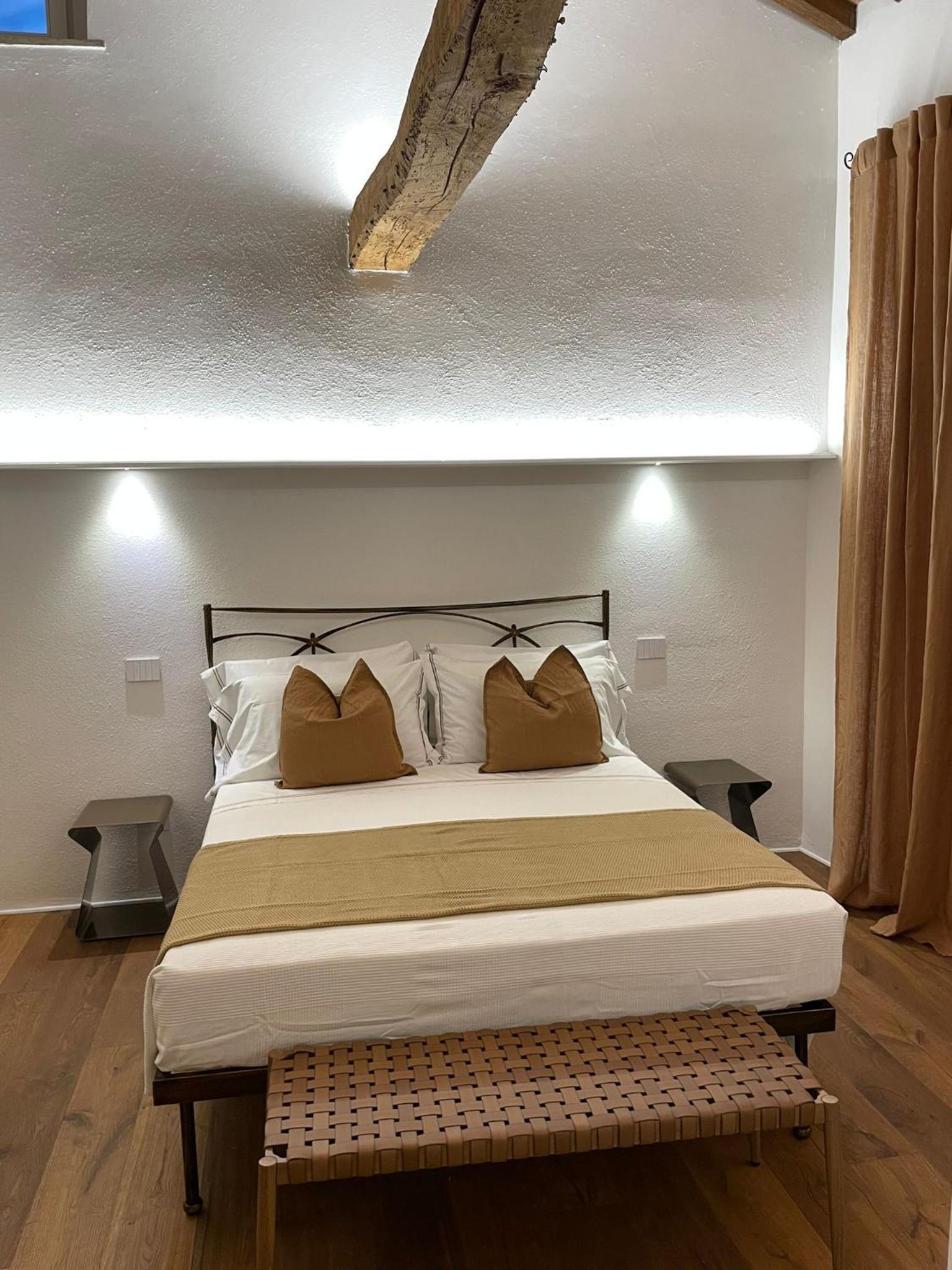 Deluxe Room - Photo 43
