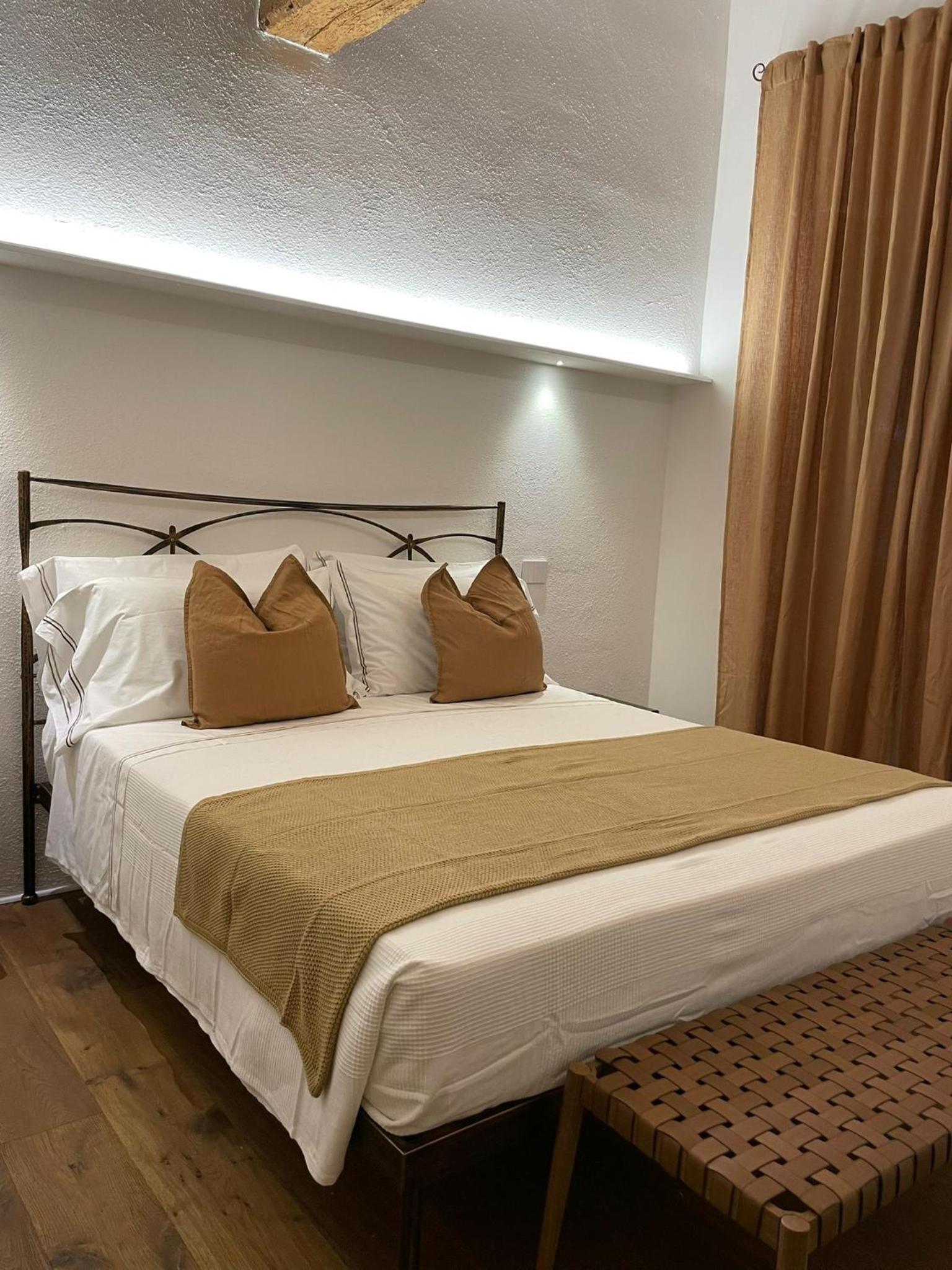 Deluxe Room - Photo 44