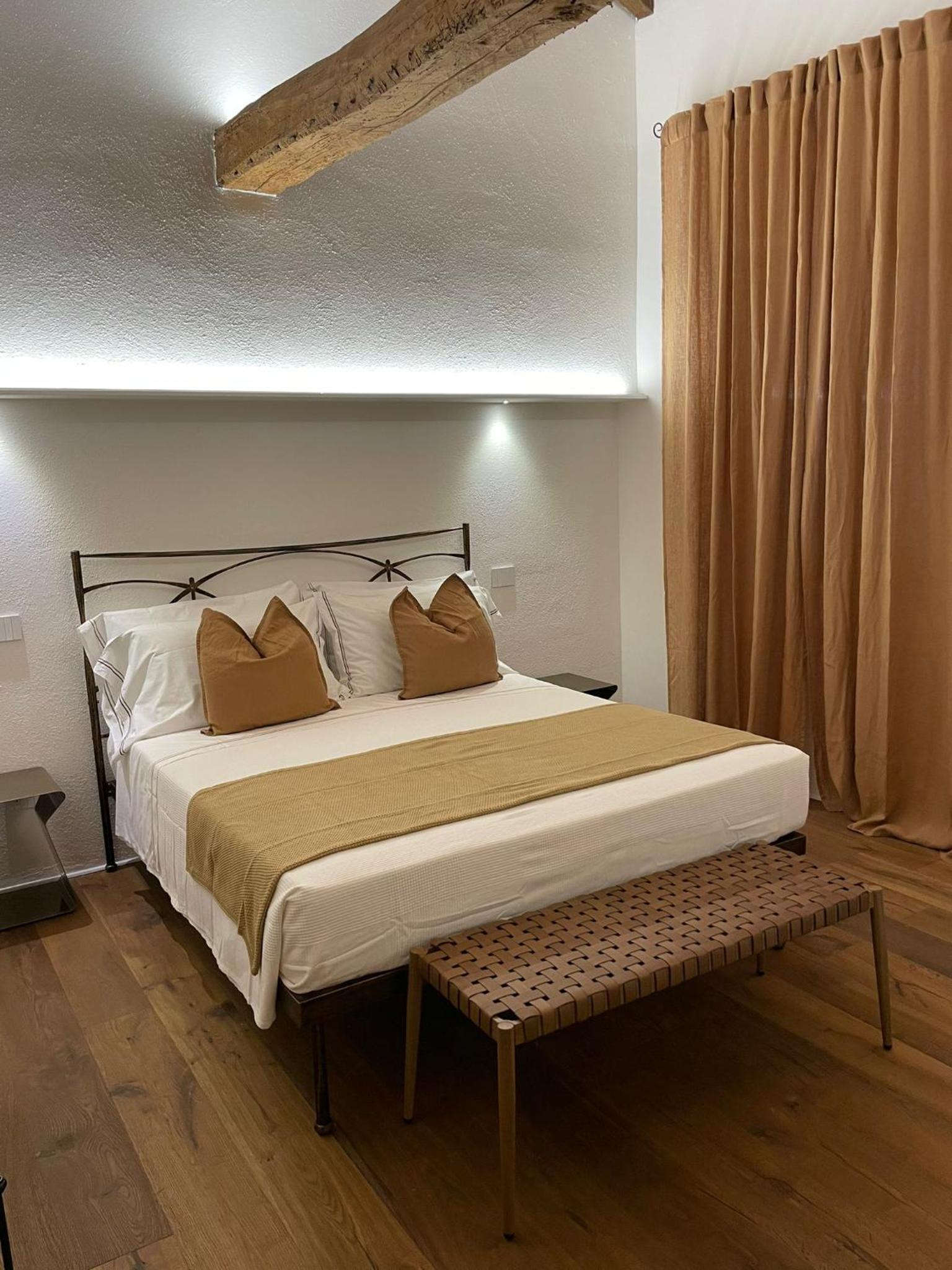 Deluxe Room - Photo 45