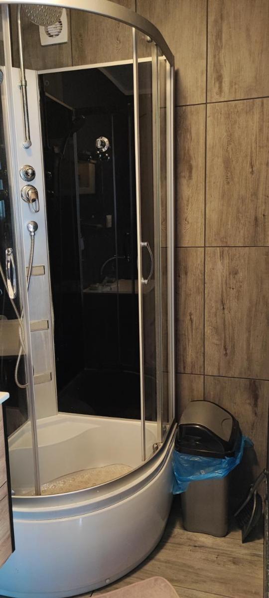 Quadruple Room with Private Bathroom - Photo 14