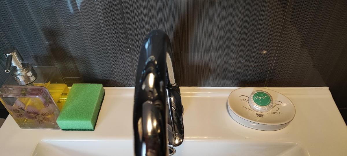 Quadruple Room with Private Bathroom - Photo 16