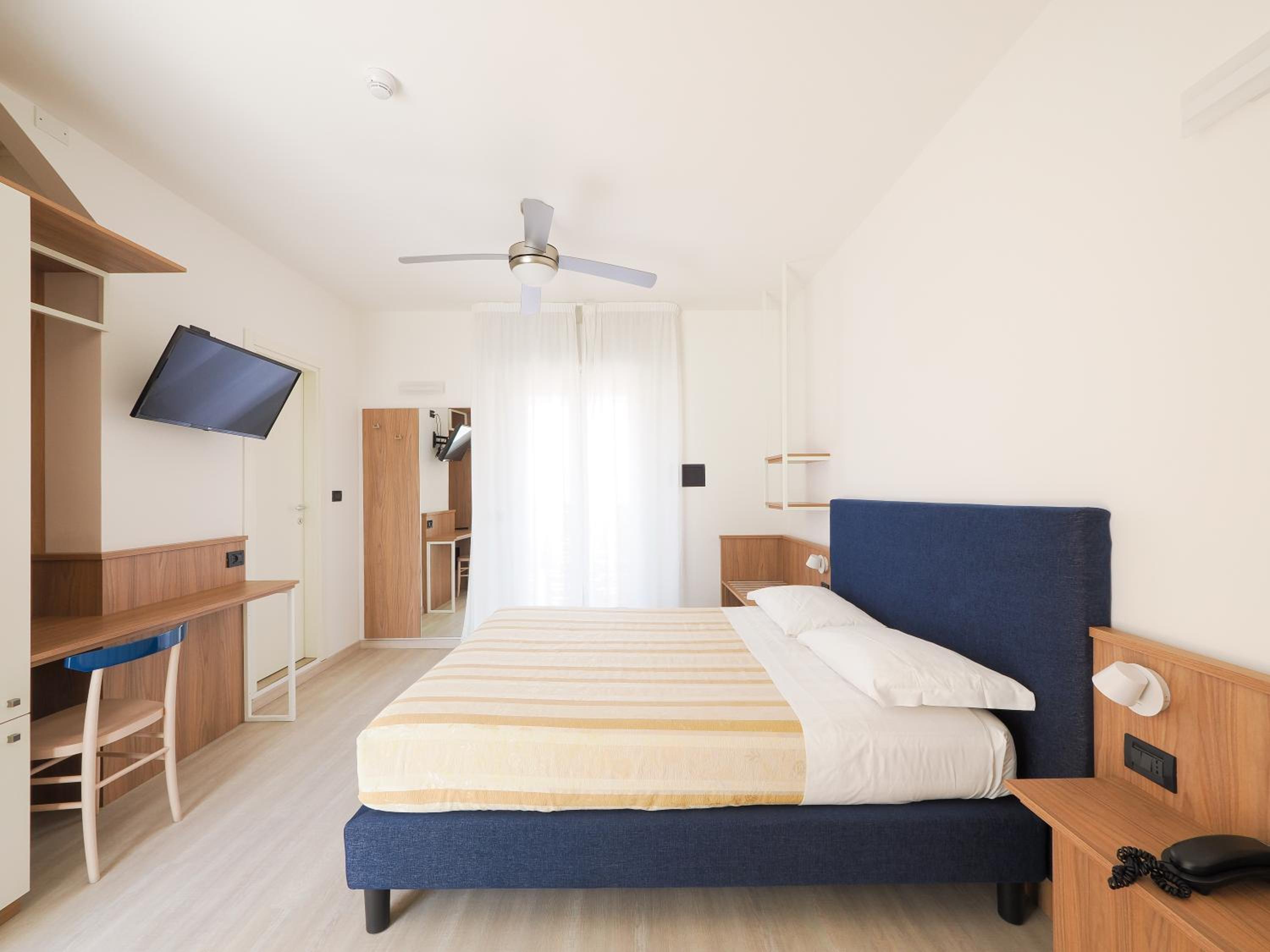 Quadruple Room with Terrace photo 2
