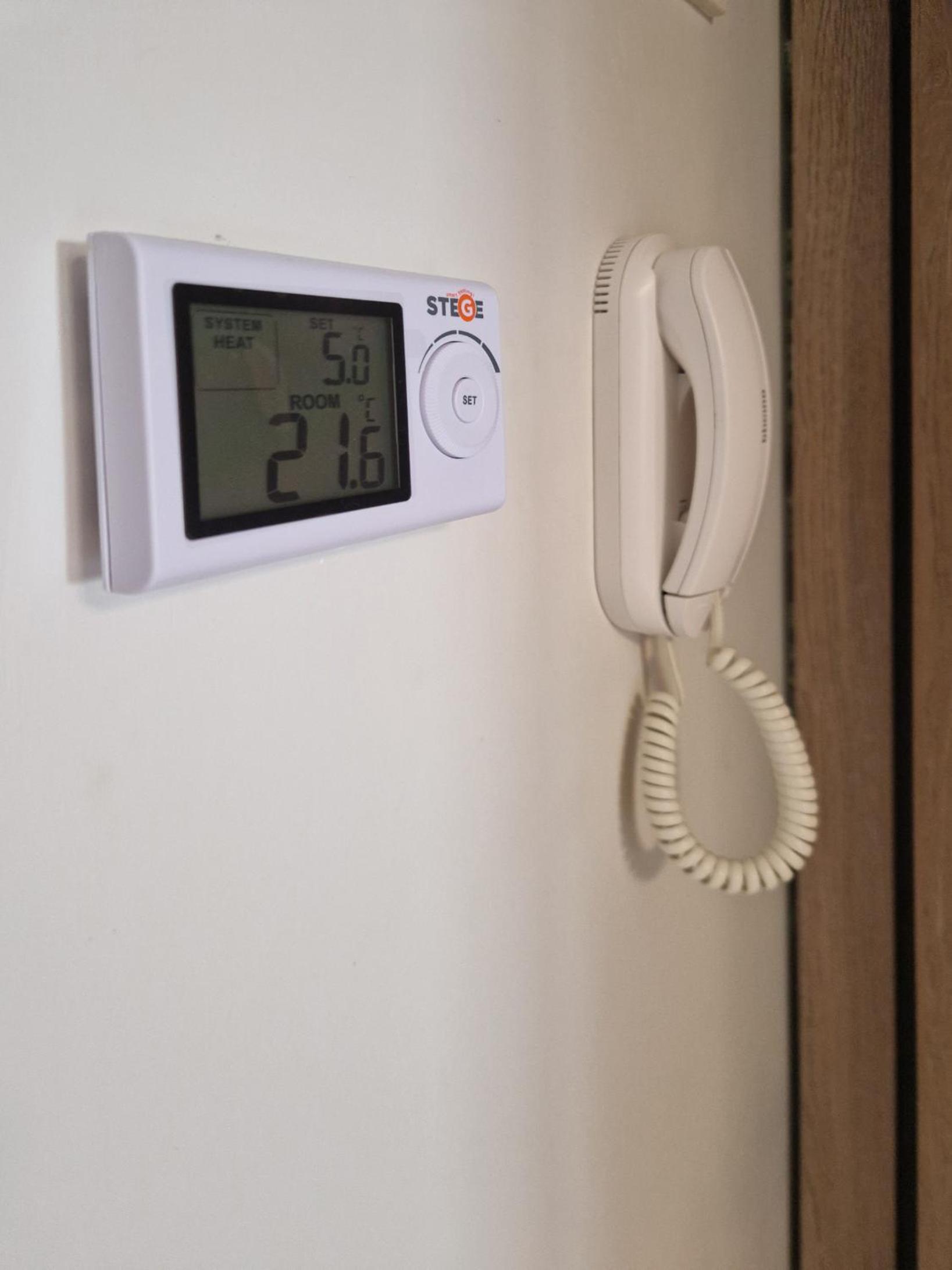 Apartment with Balcony - Photo 10