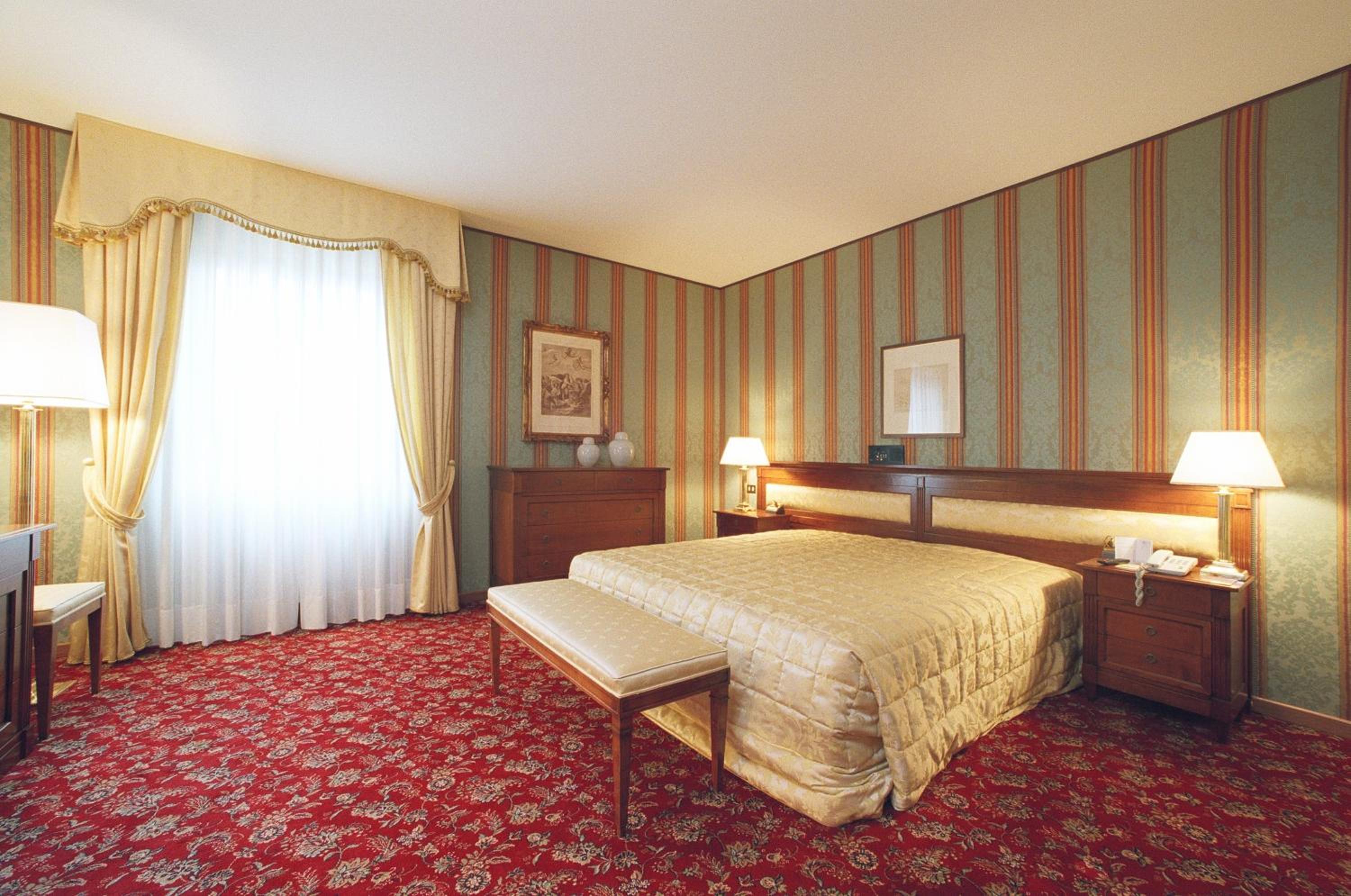 Deluxe Double or Twin Room - Photo 5