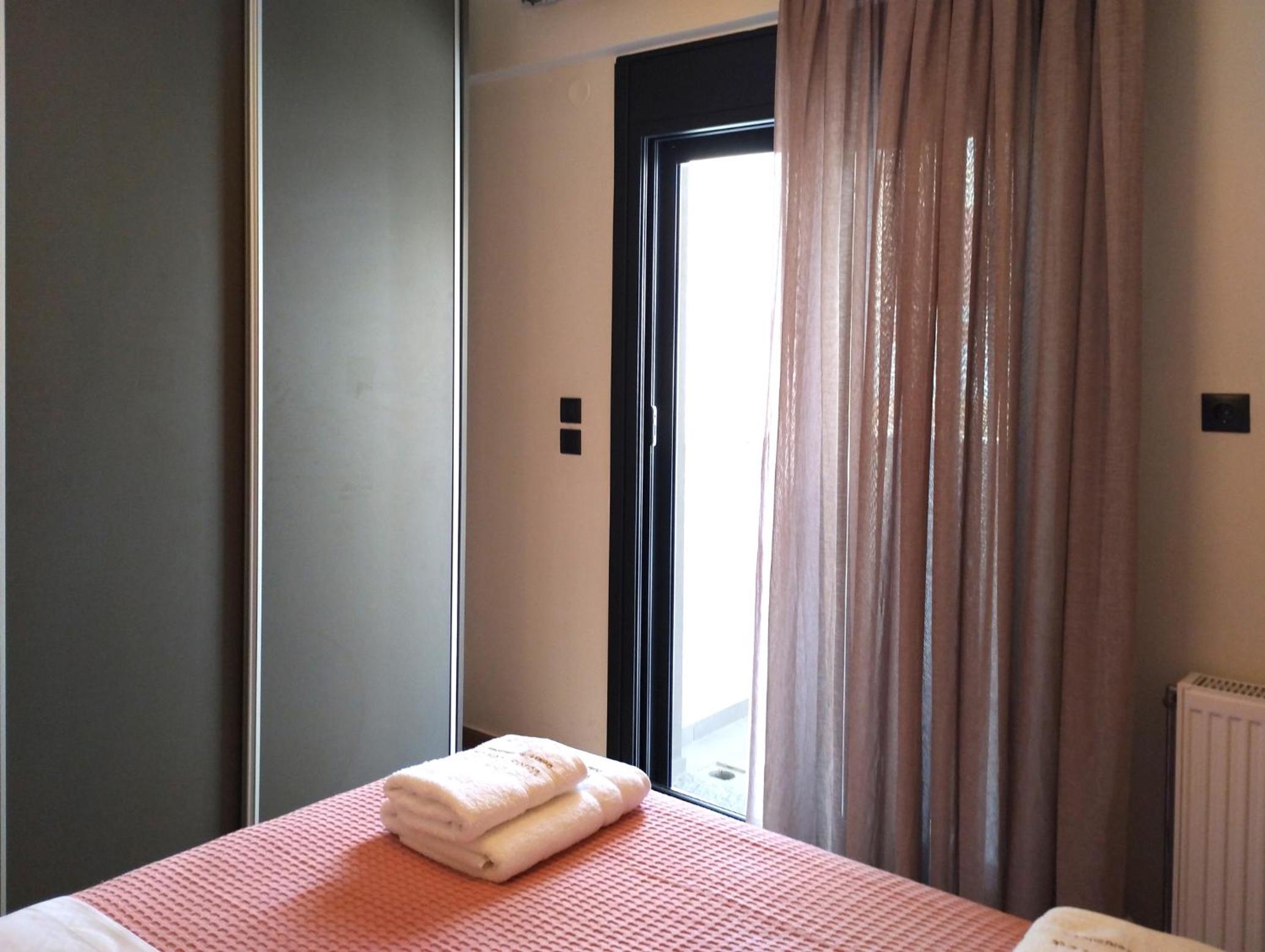 Apartment with Balcony - Photo 22