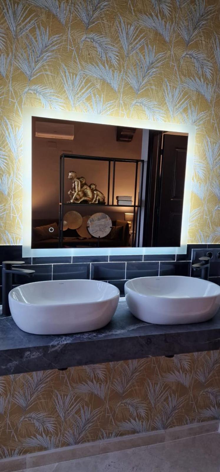 Executive Suite - Photo 6