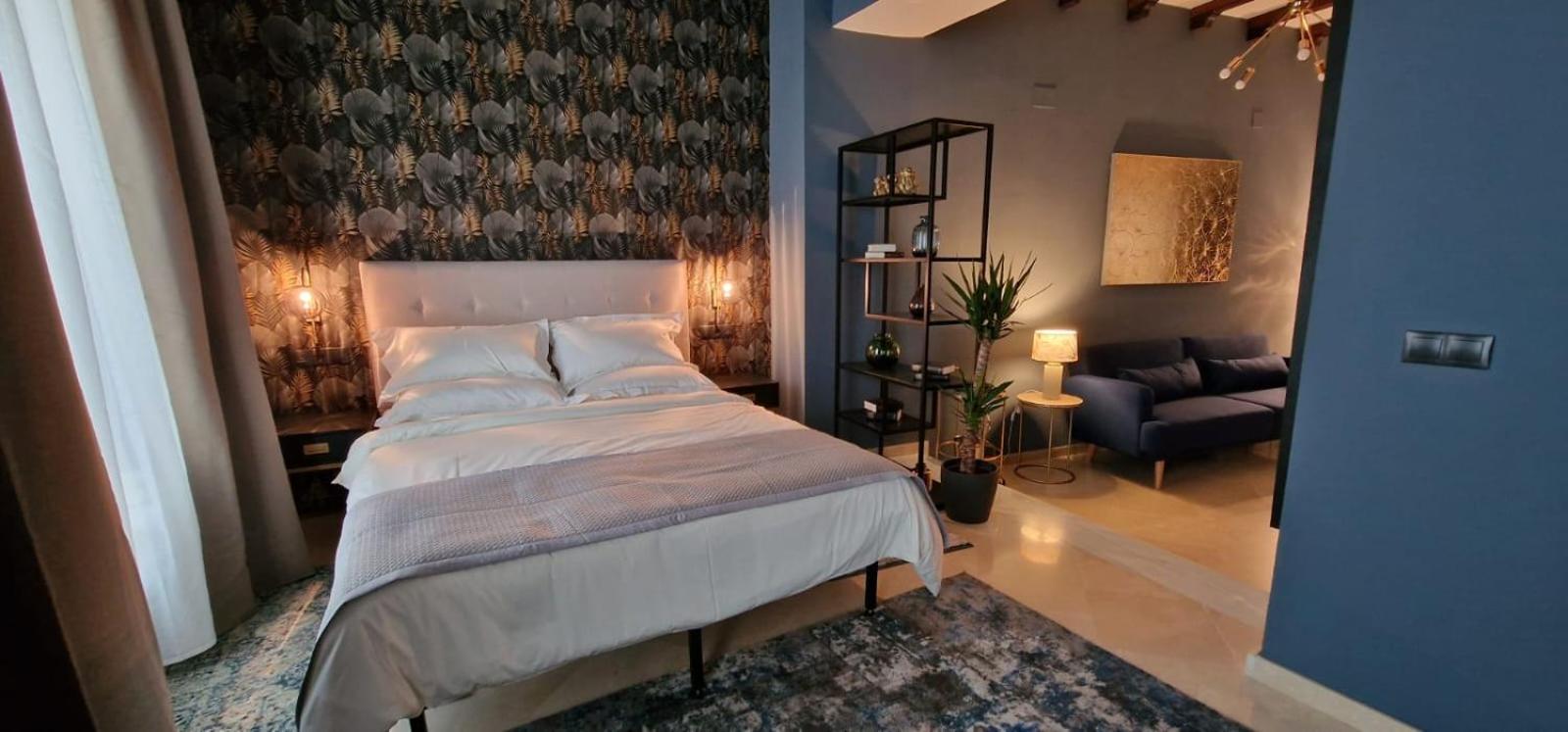 Deluxe Queen Suite