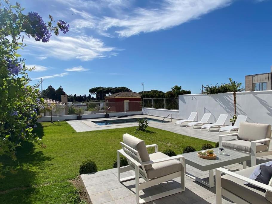 Villa photo 2