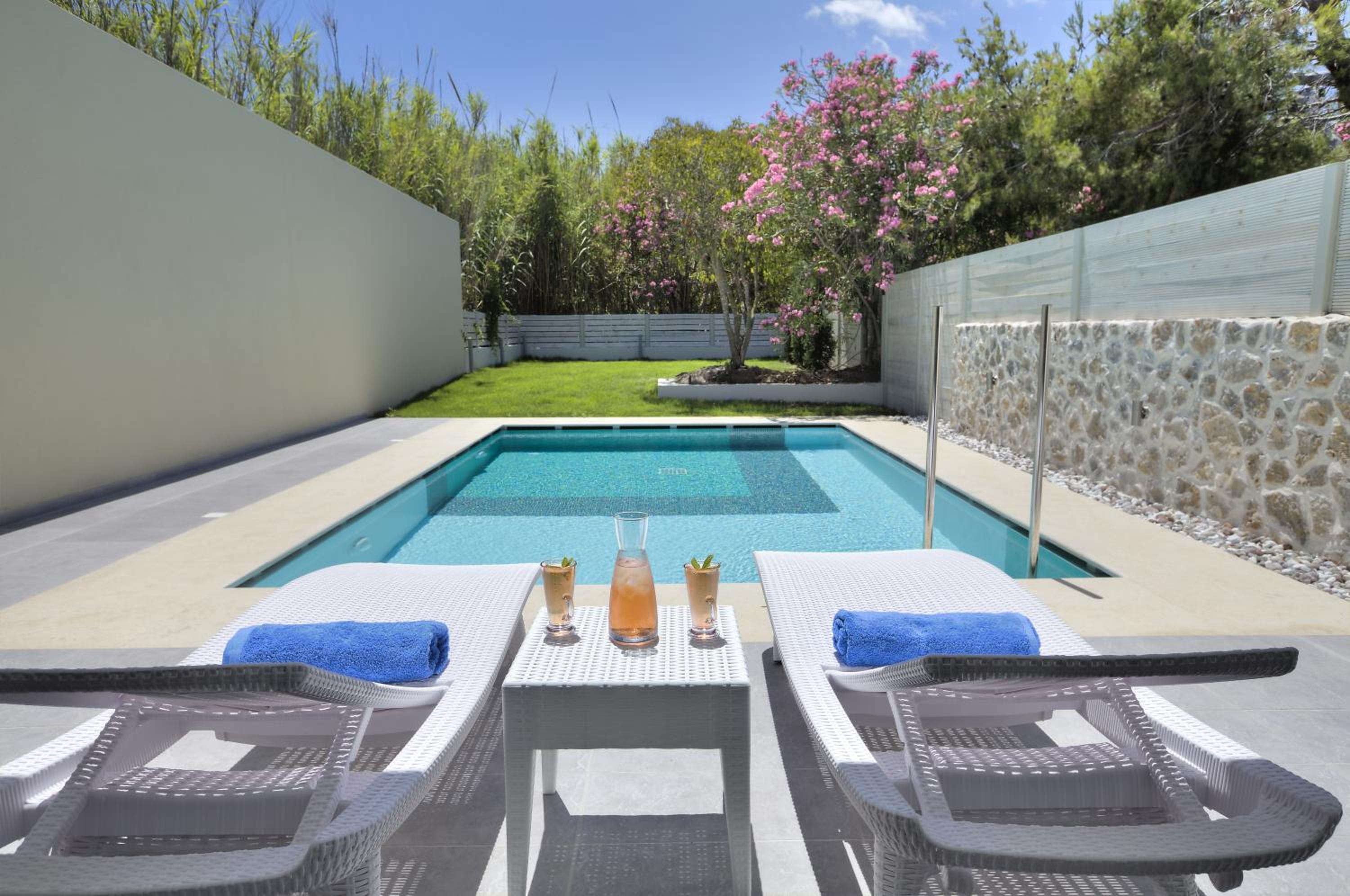Executive Suite with Private Pool photo 2