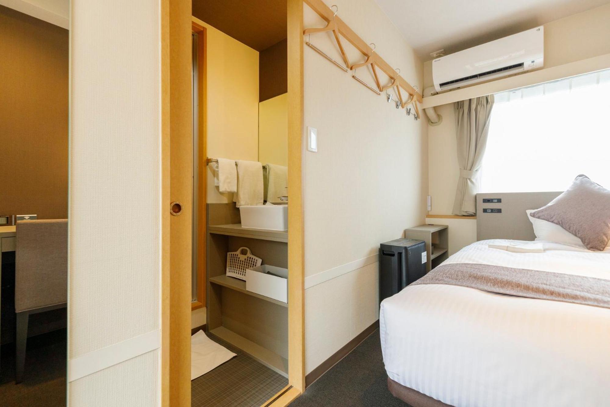 Double Room with Small Double Bed - Non-Smoking - Photo 5