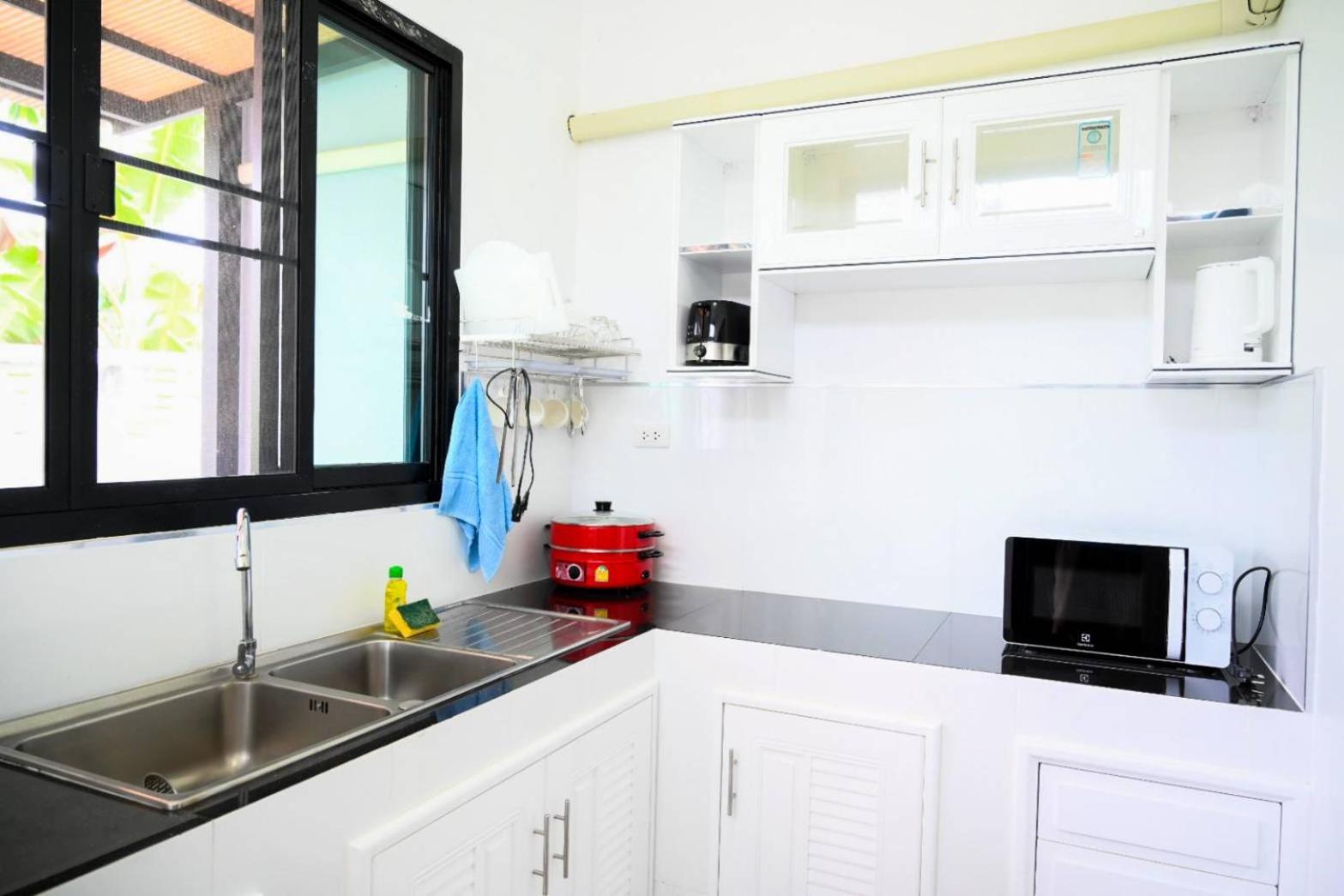 One-Bedroom House - Photo 14