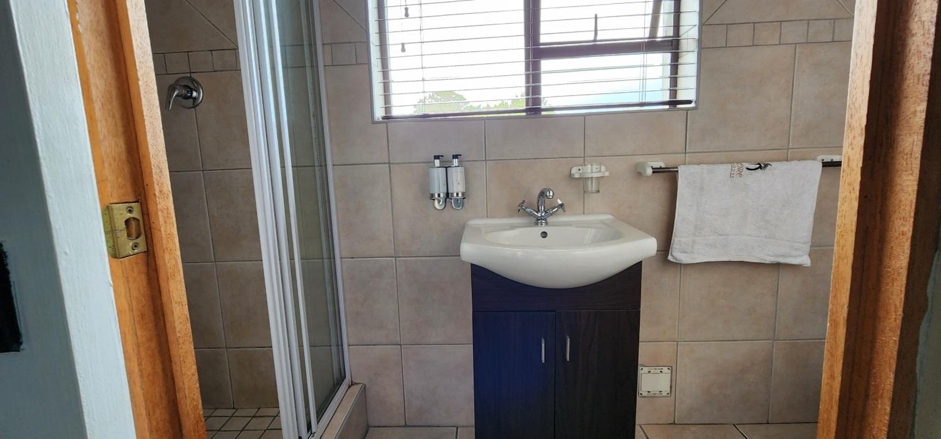 Twin/Double Room - Photo 6