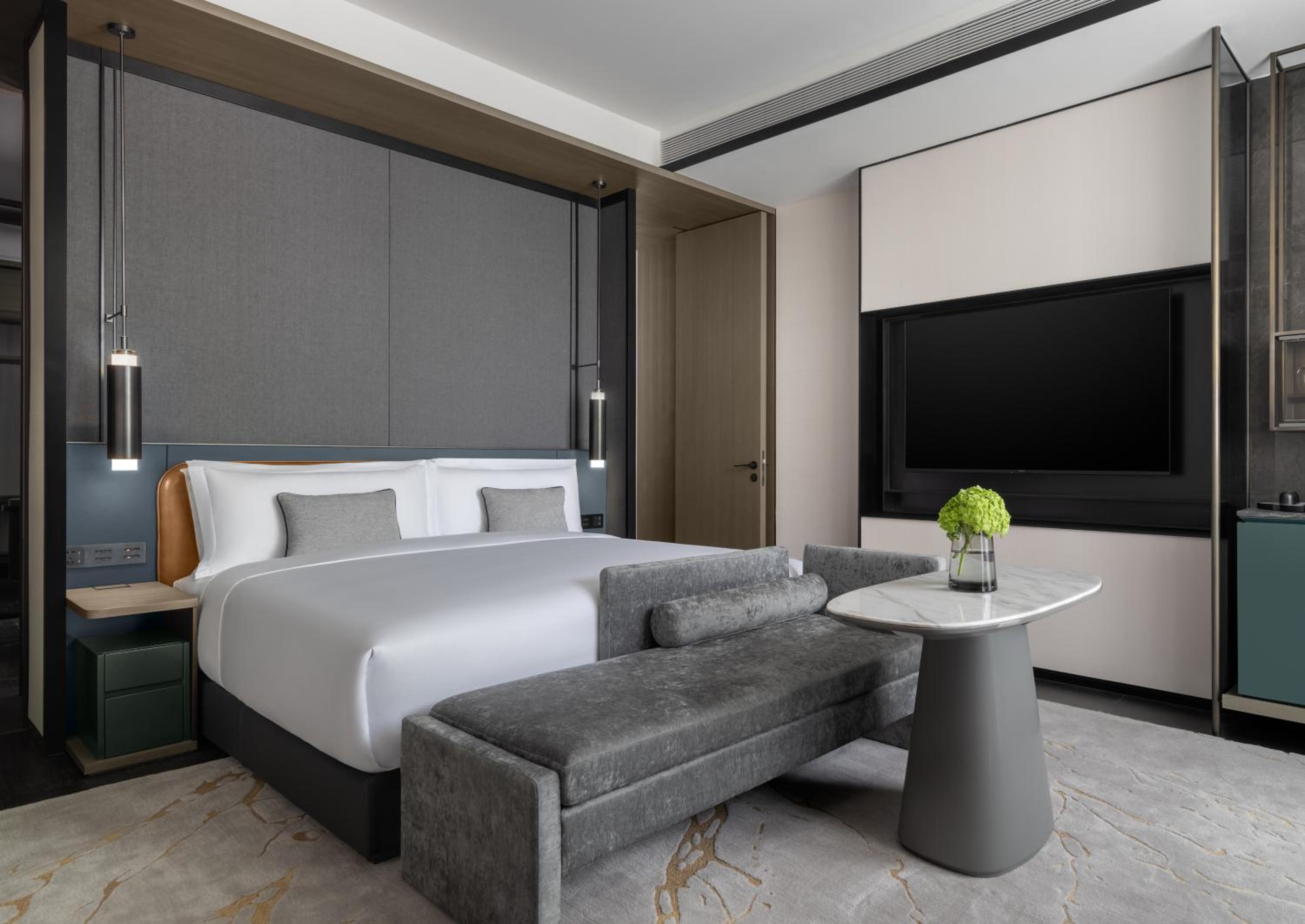 One-Bedroom King Suite with River View - Photo 1