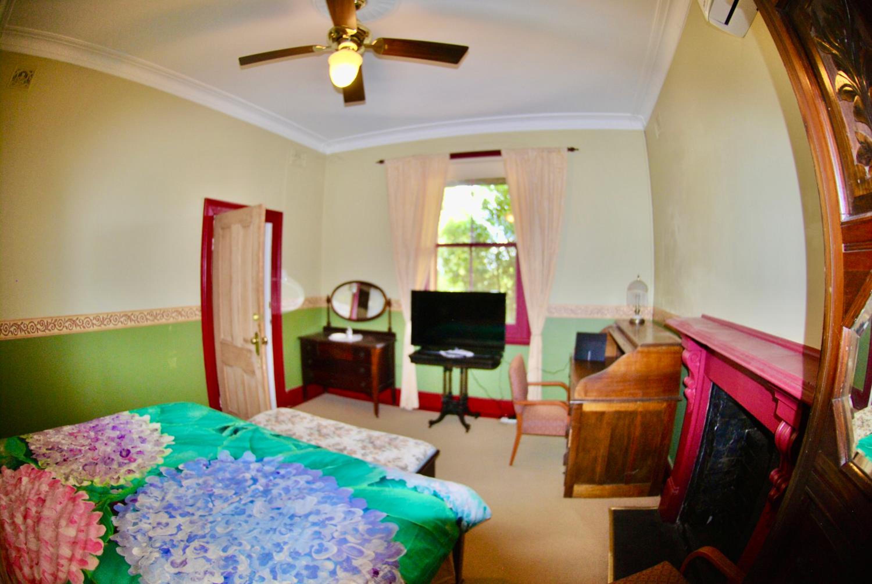 Station Room 1