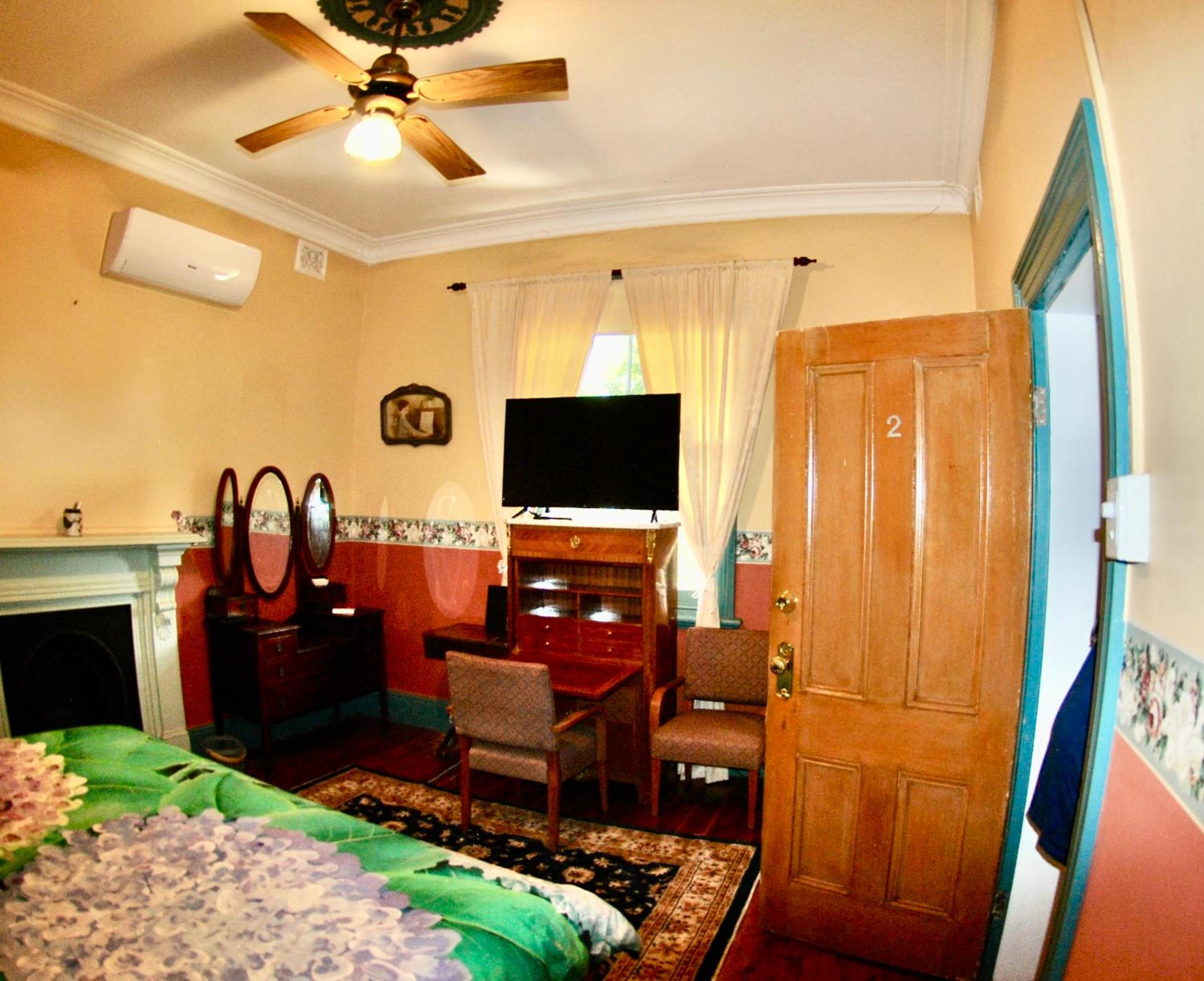 Station Room 2