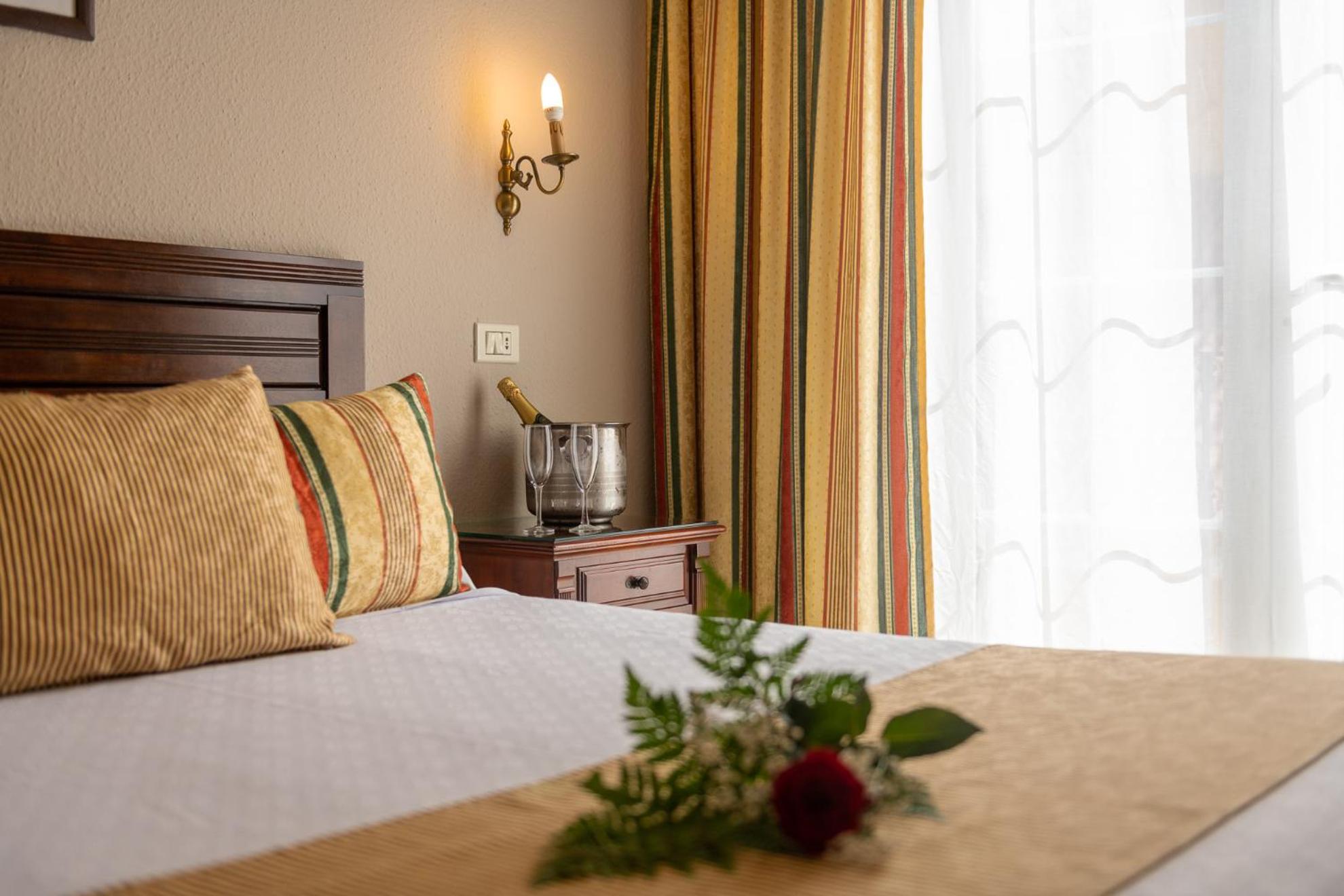 Superior Double Room - Photo 1