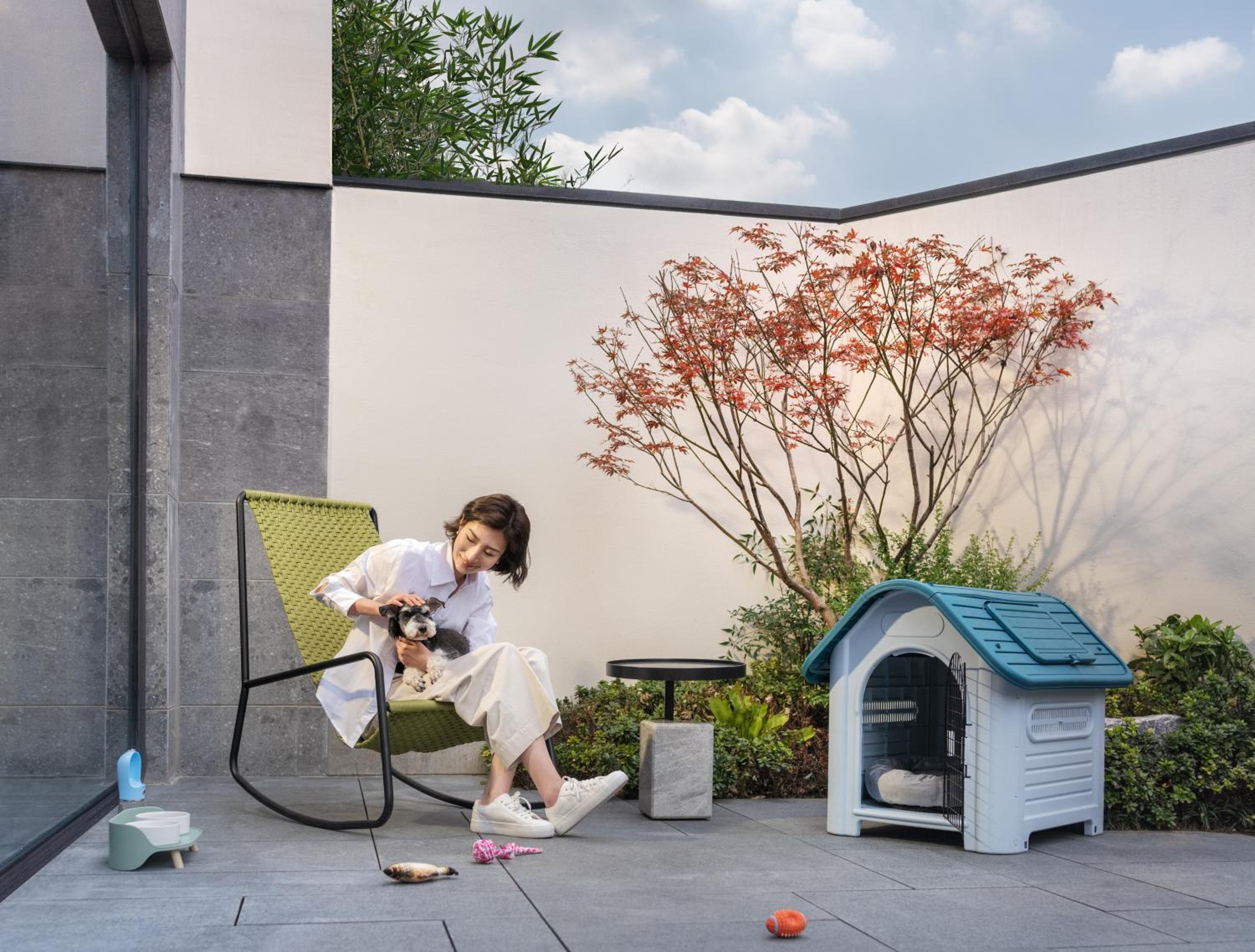 1 King Essential Outdoor Living Area Pet Friendly - Photo 4