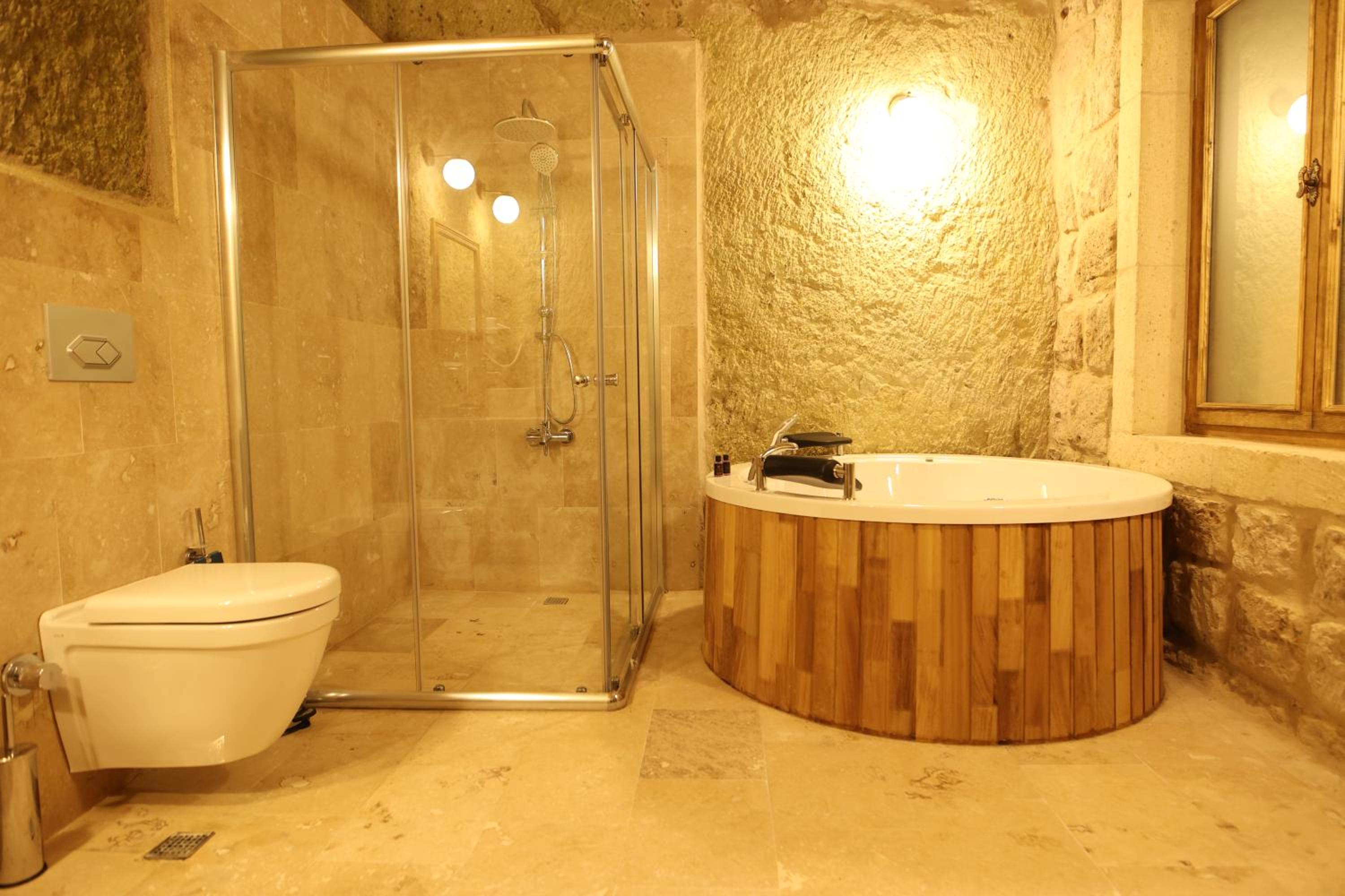 Suite - Photo 5
