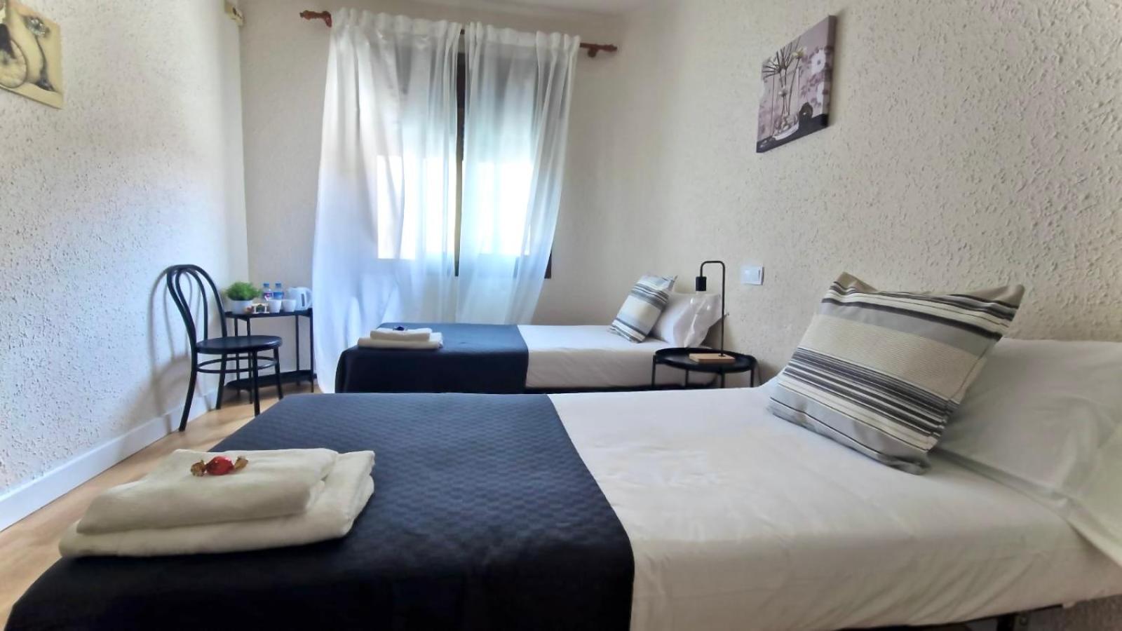 Double or Twin Room with Shared Bathroom photo 3