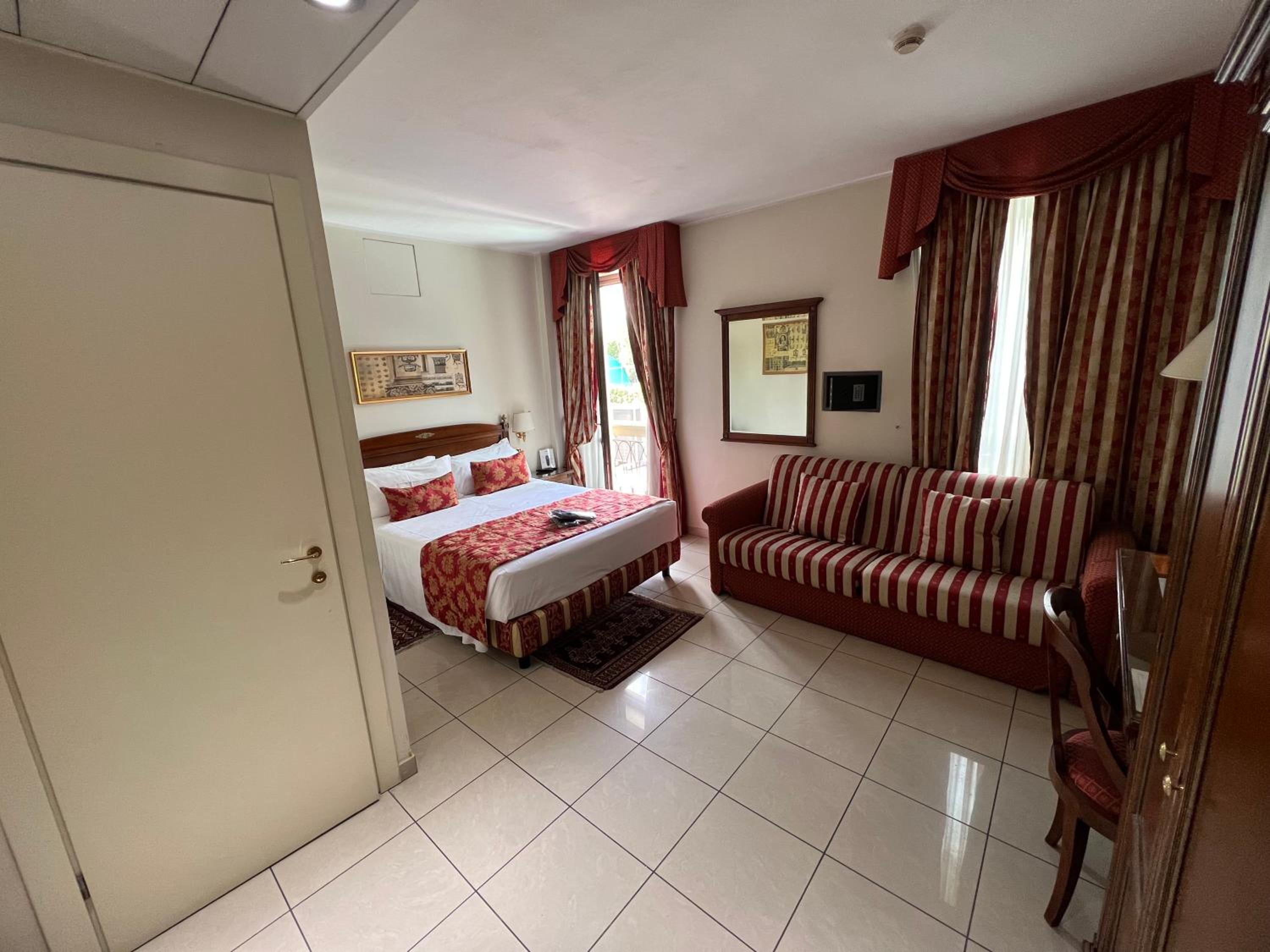 Comfort Quadruple Room - Photo 1