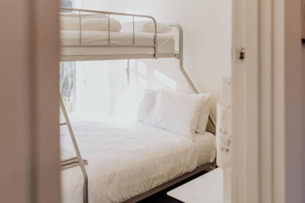 Three-Bedroom House photo 3