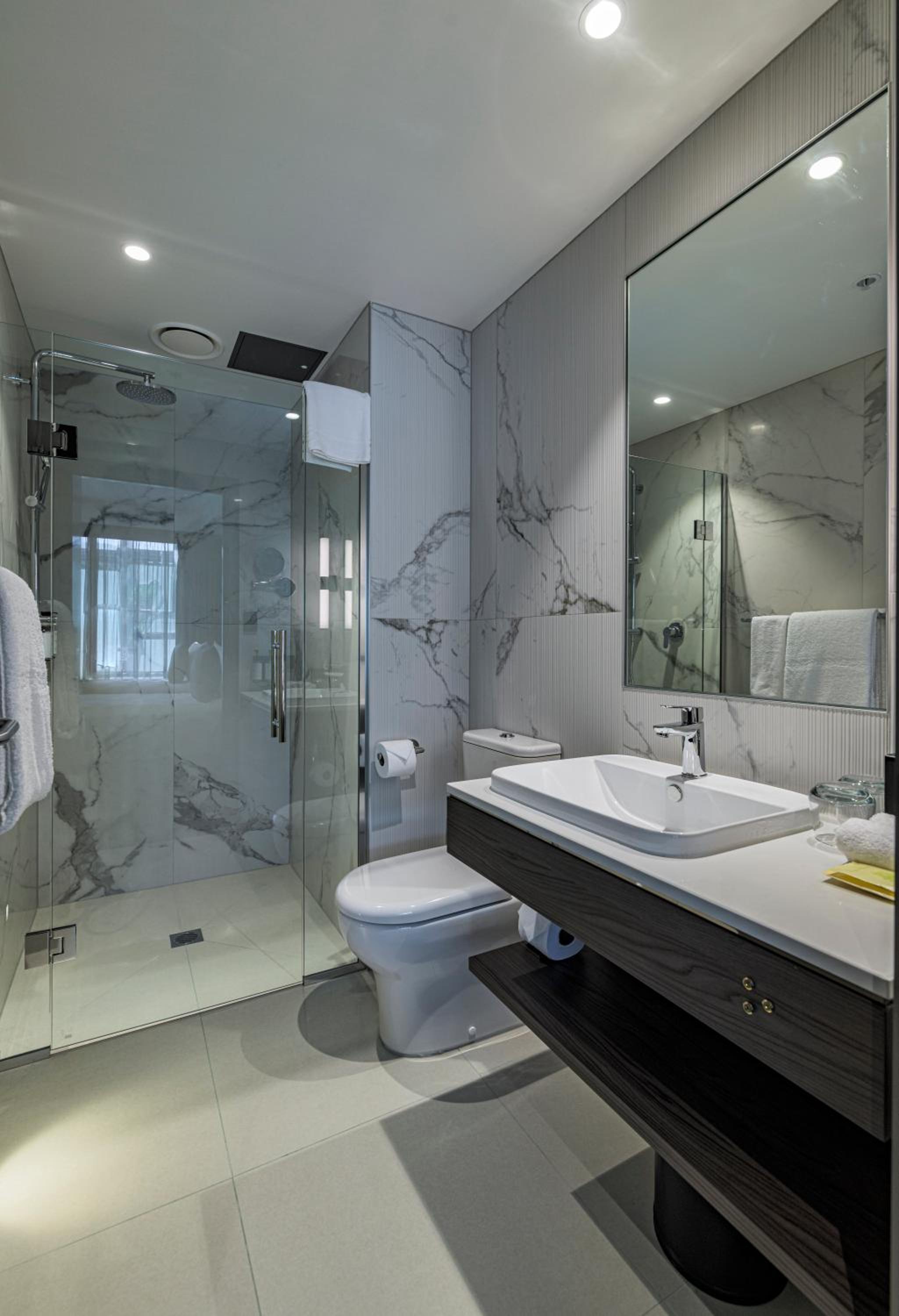 Superior King Room - Photo 4