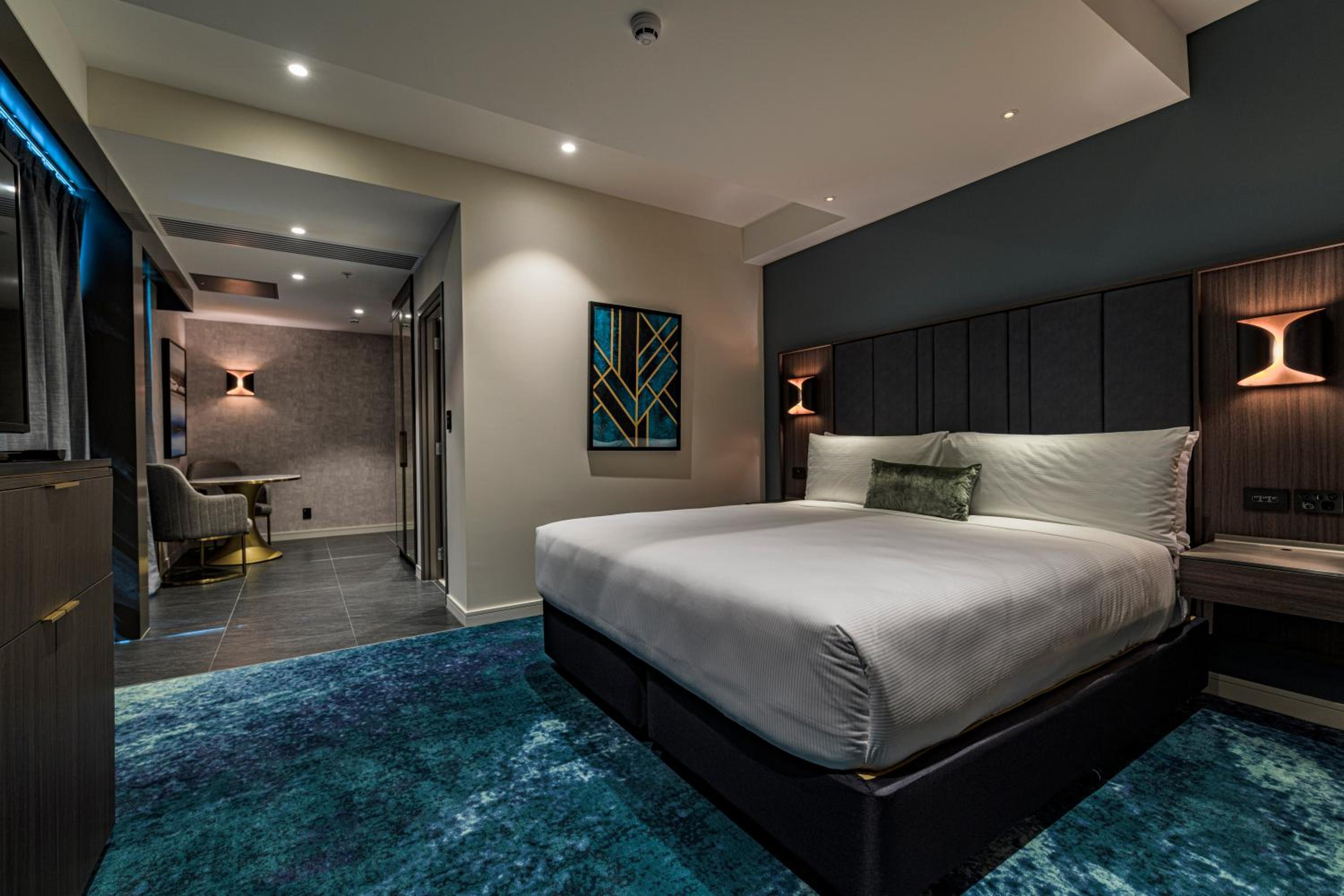 Superior King Room - Photo 1