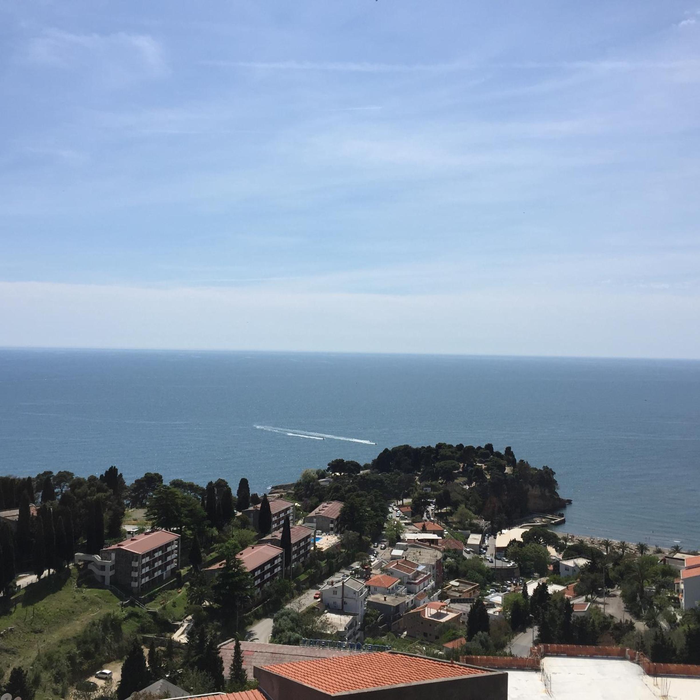 Deluxe Two-Bedroom Apartment with Terrace and Sea View - Photo 5