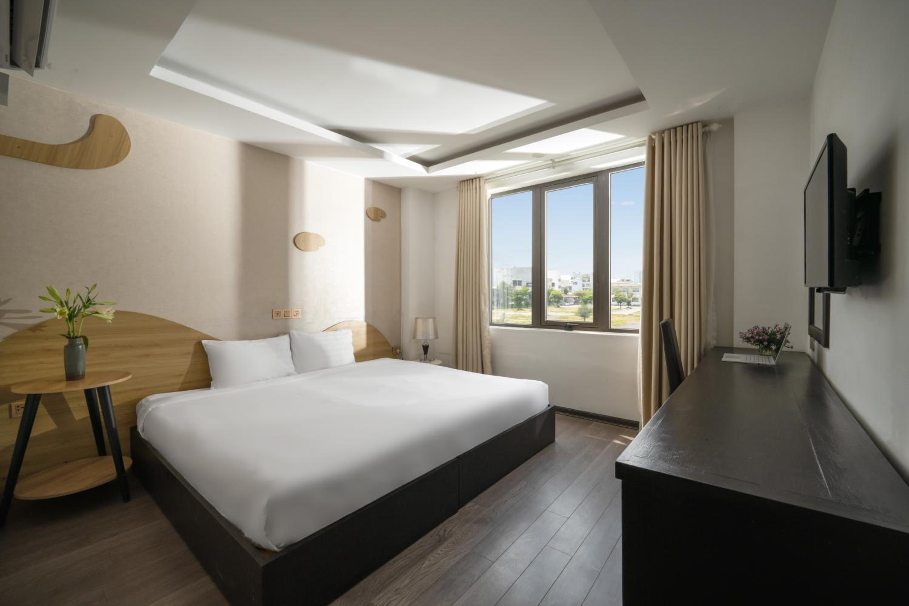 Superior Twin Room with City View photo 1