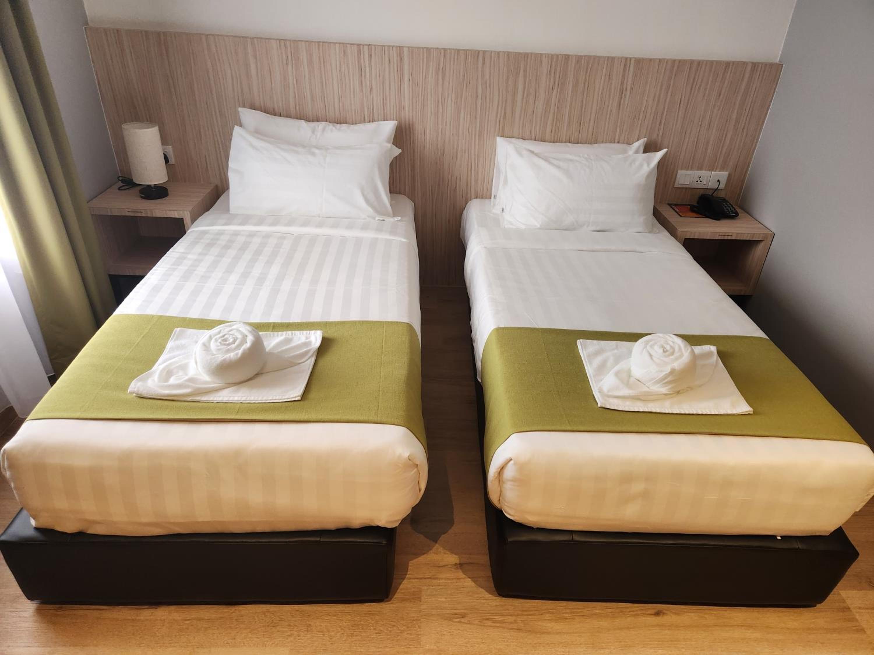 Standard Twin Room - Photo 2