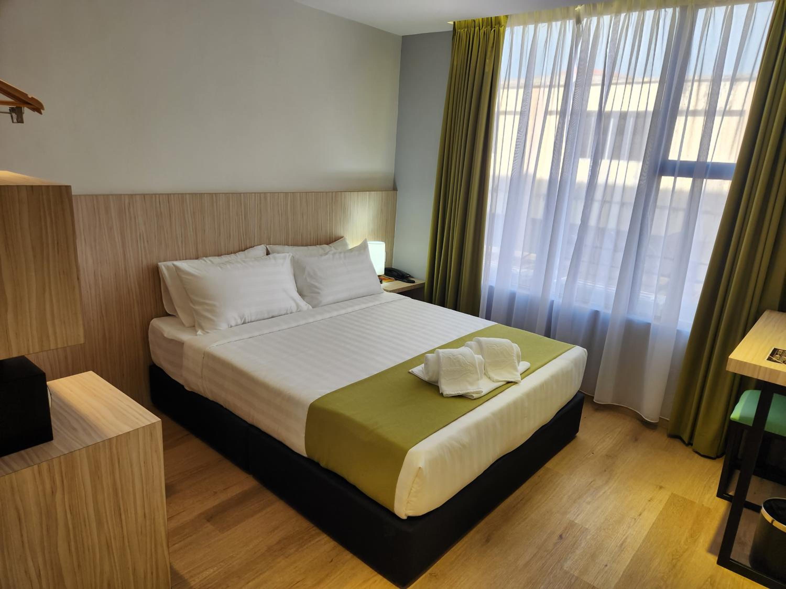 Standard Queen Room - Photo 2