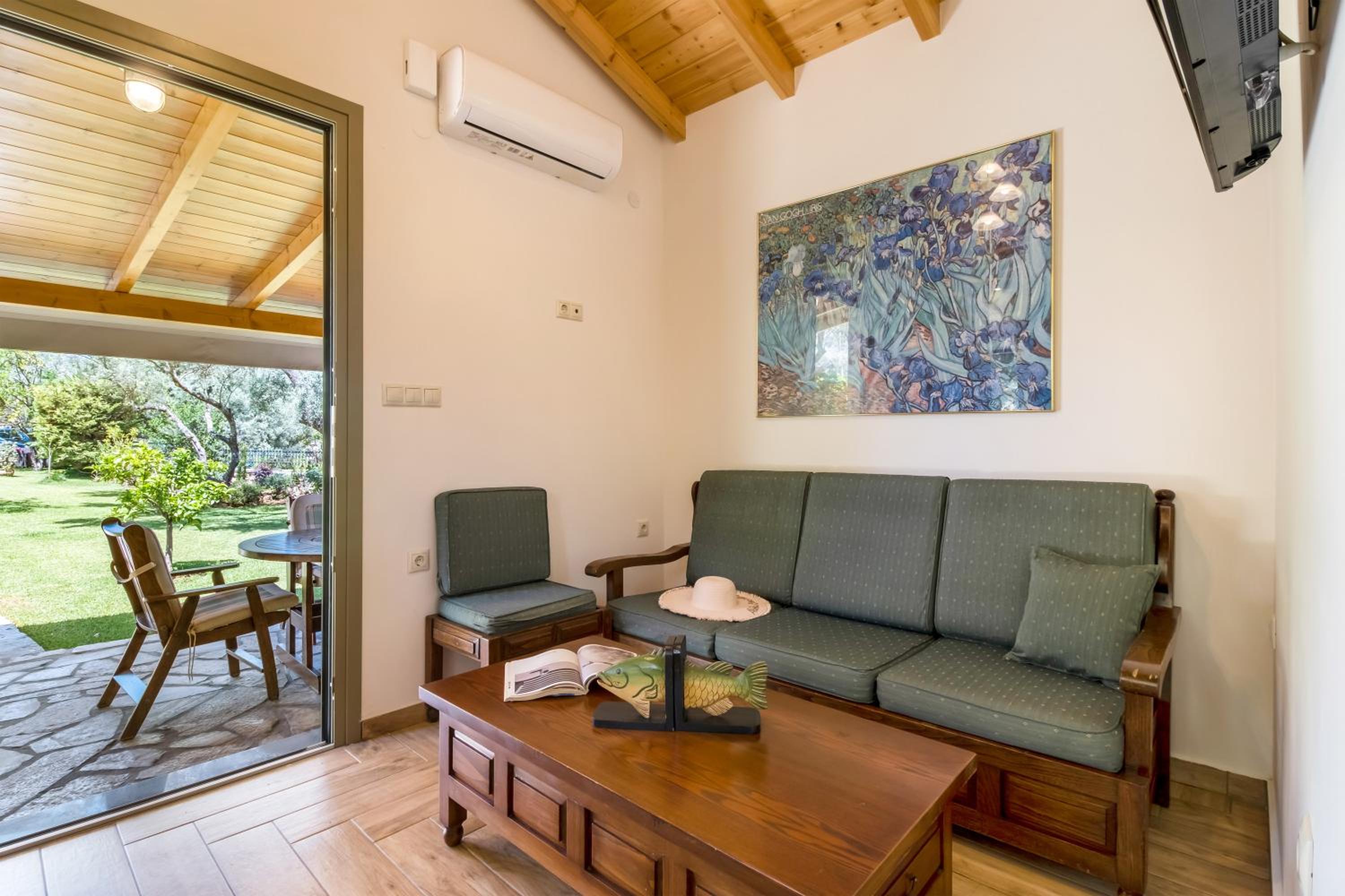 One-Bedroom Apartment with Garden View