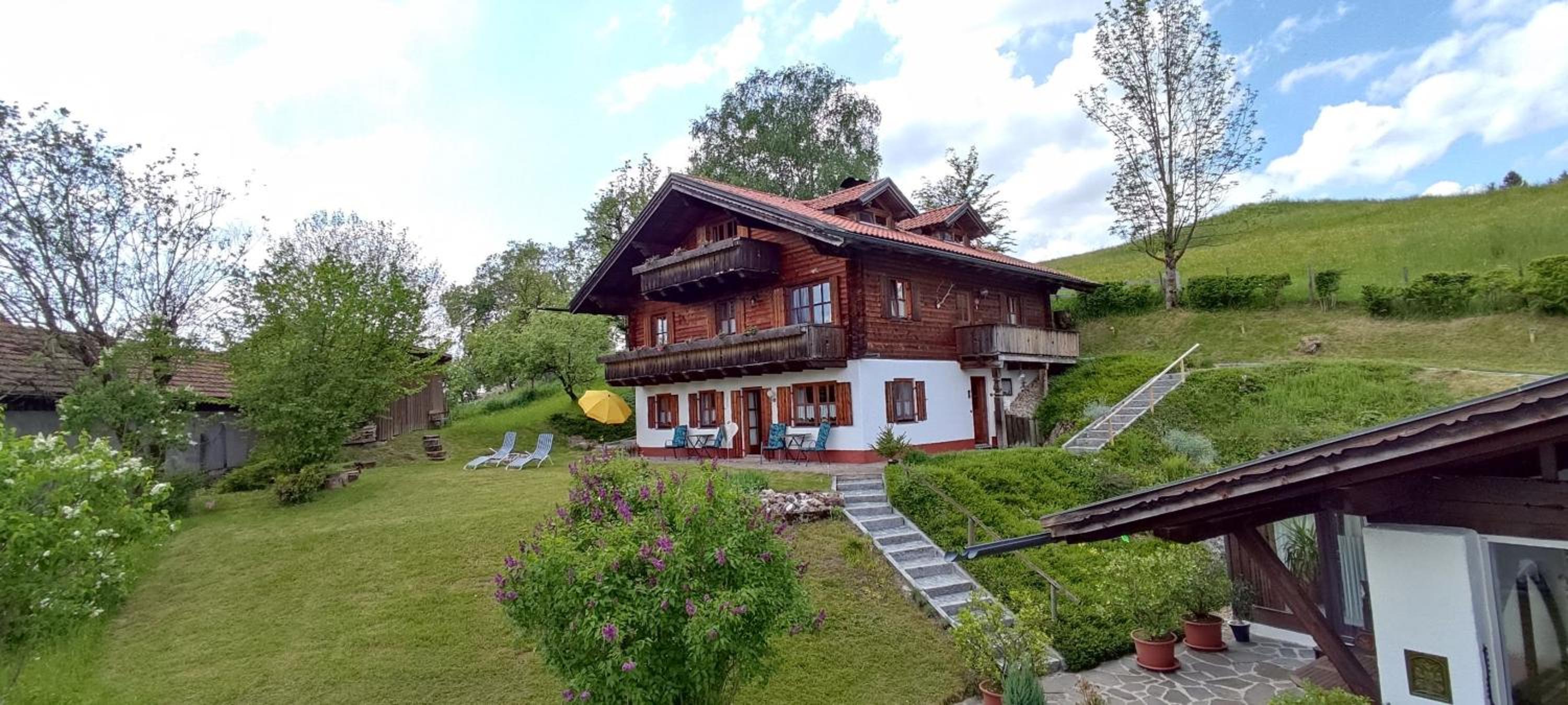 Apartment with Balcony - Photo 6