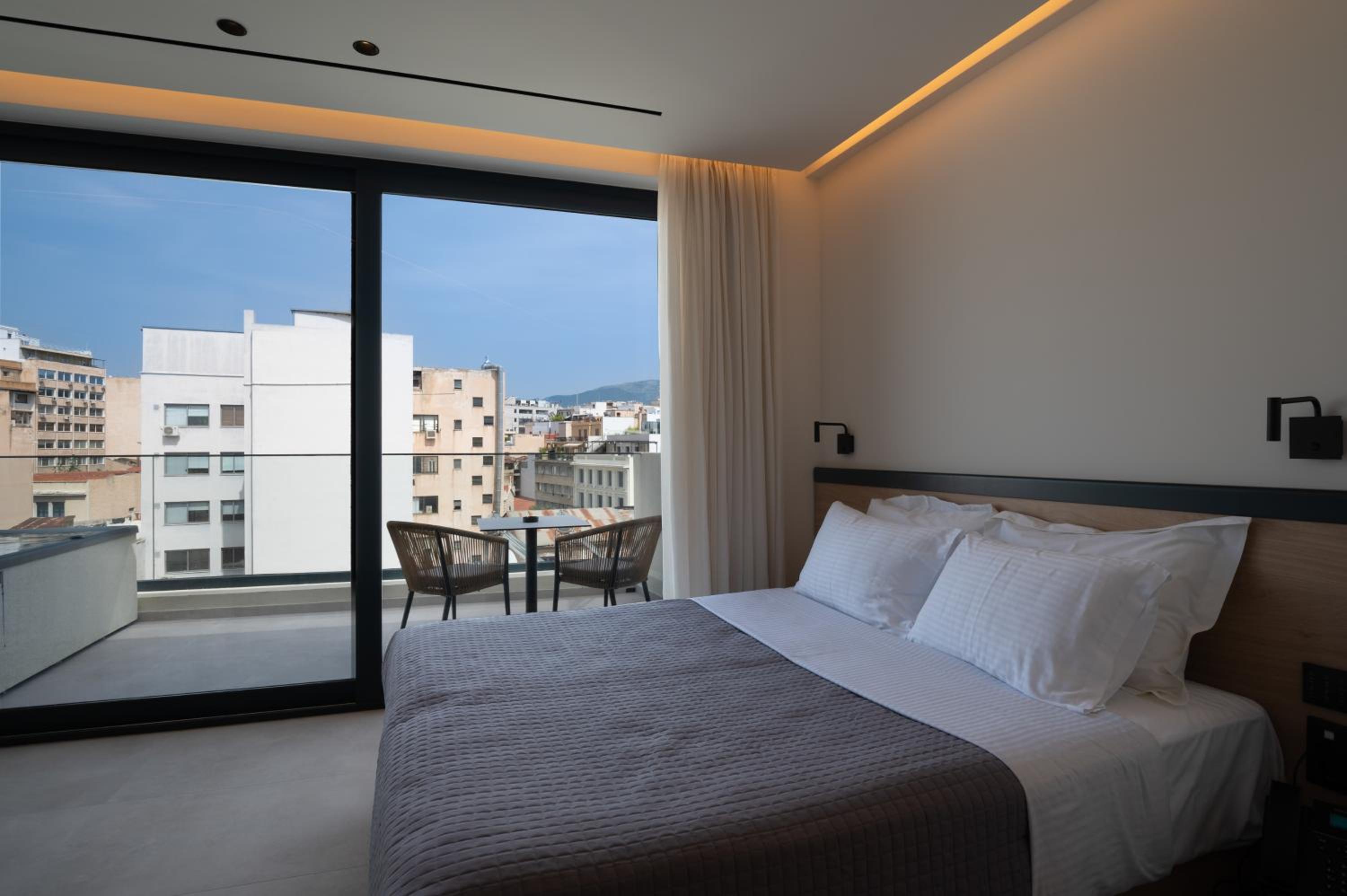 Penthouse Jacuzzi Suite photo 3
