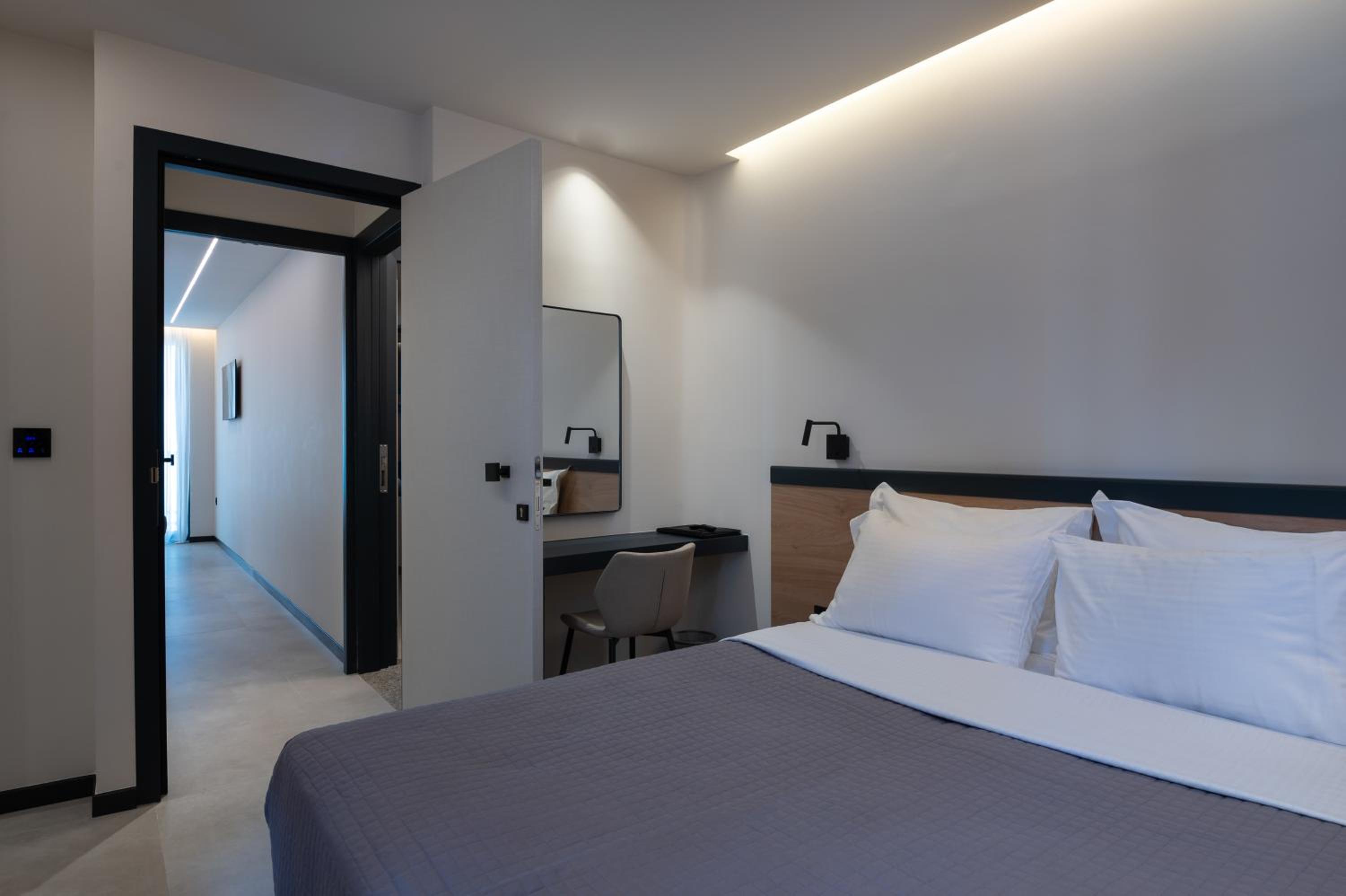 Standard Double or Twin Room photo 3