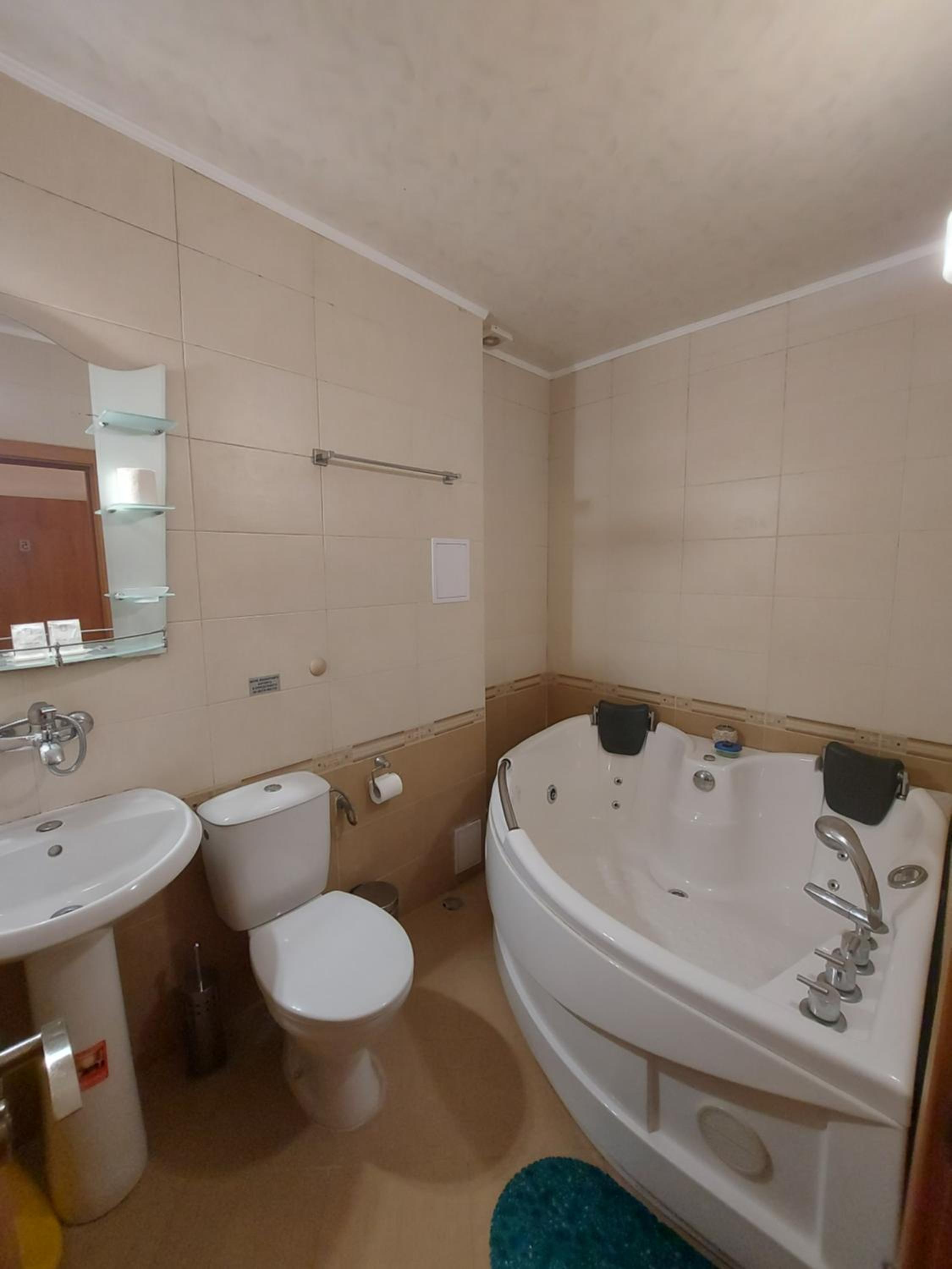 Deluxe Double Room with Bath photo 2