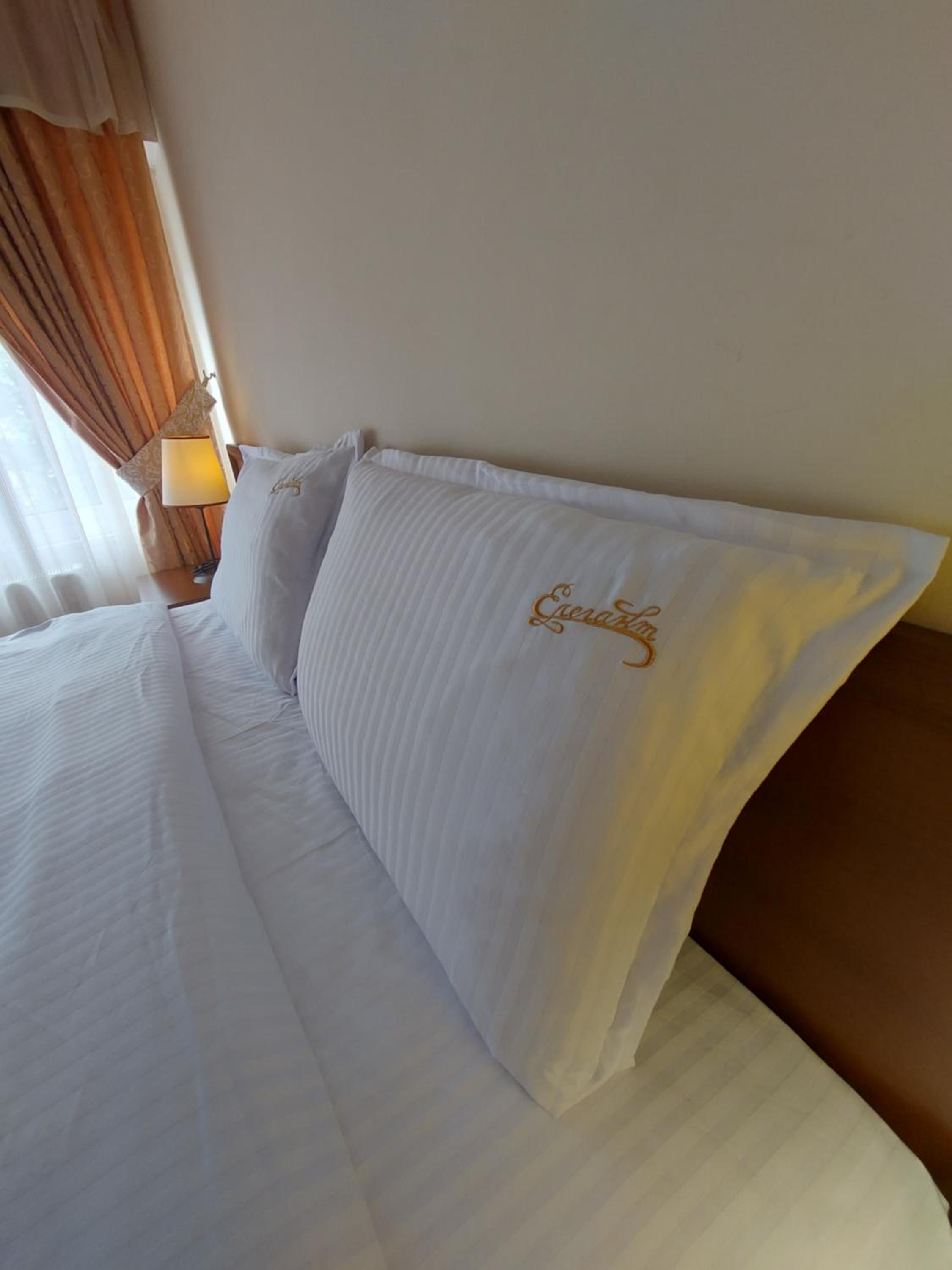 Double Room with Spa Bath photo 3
