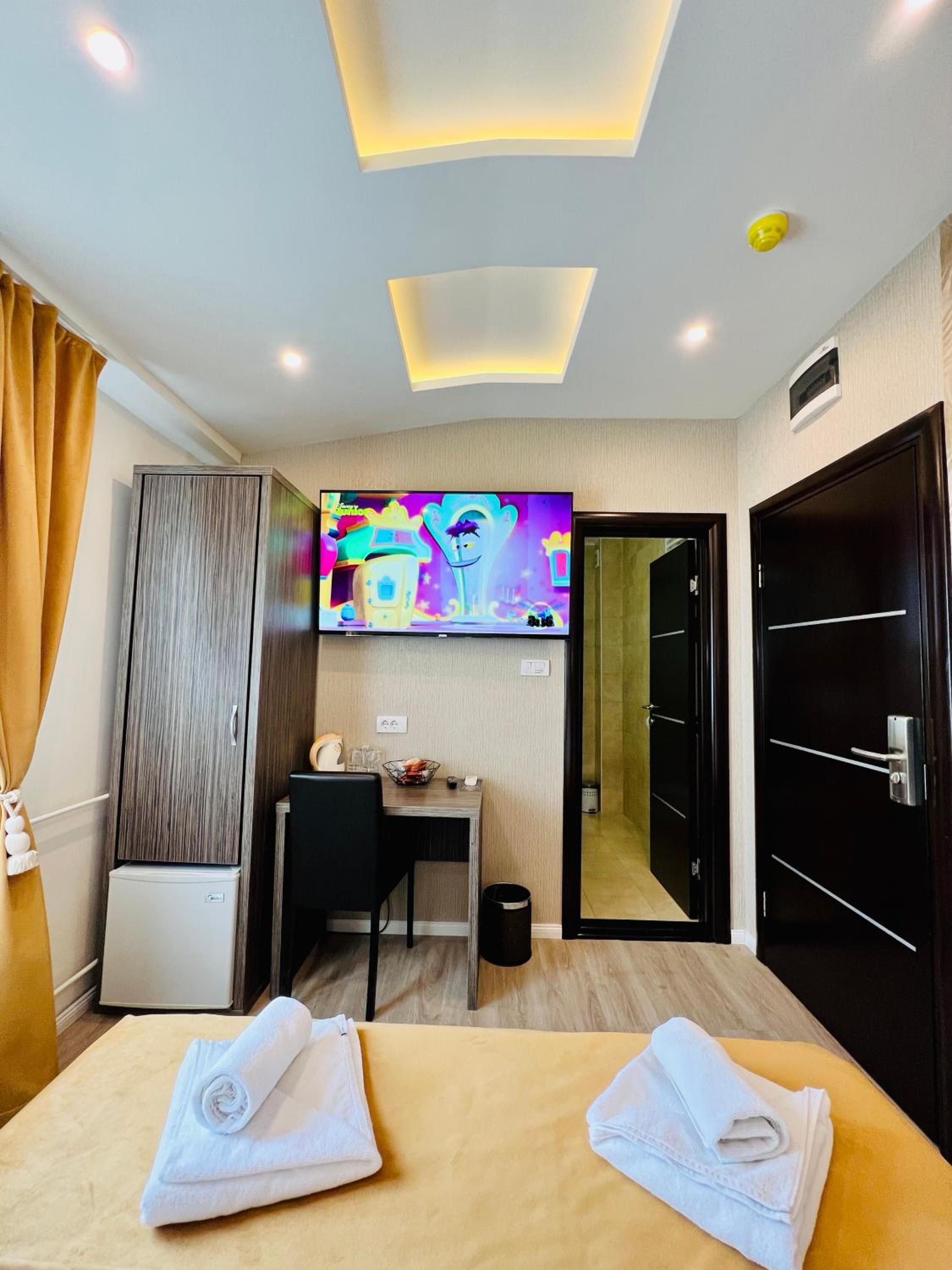 Economy Double Room photo 3