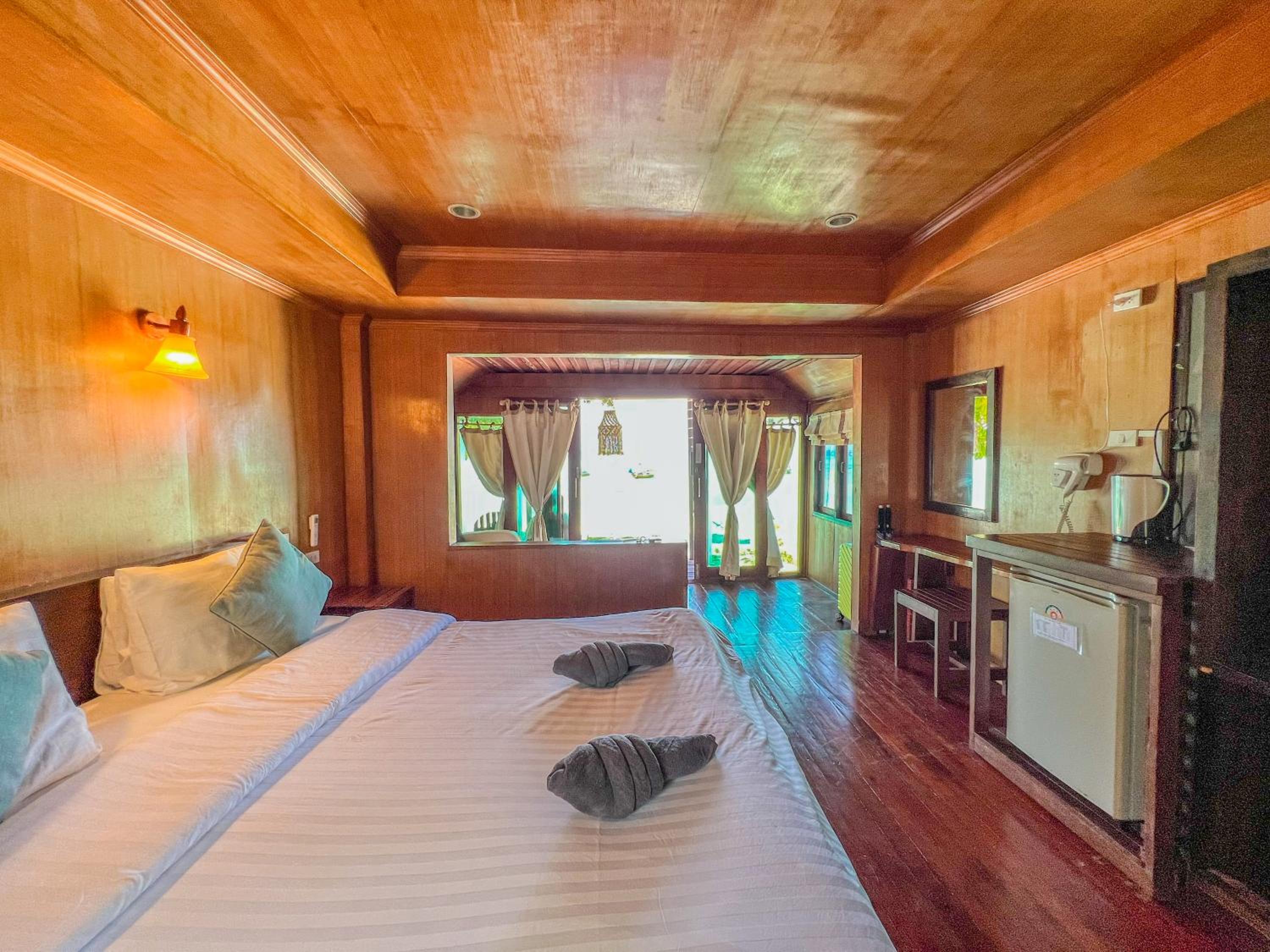 Deluxe Double Room with Sea View photo 3