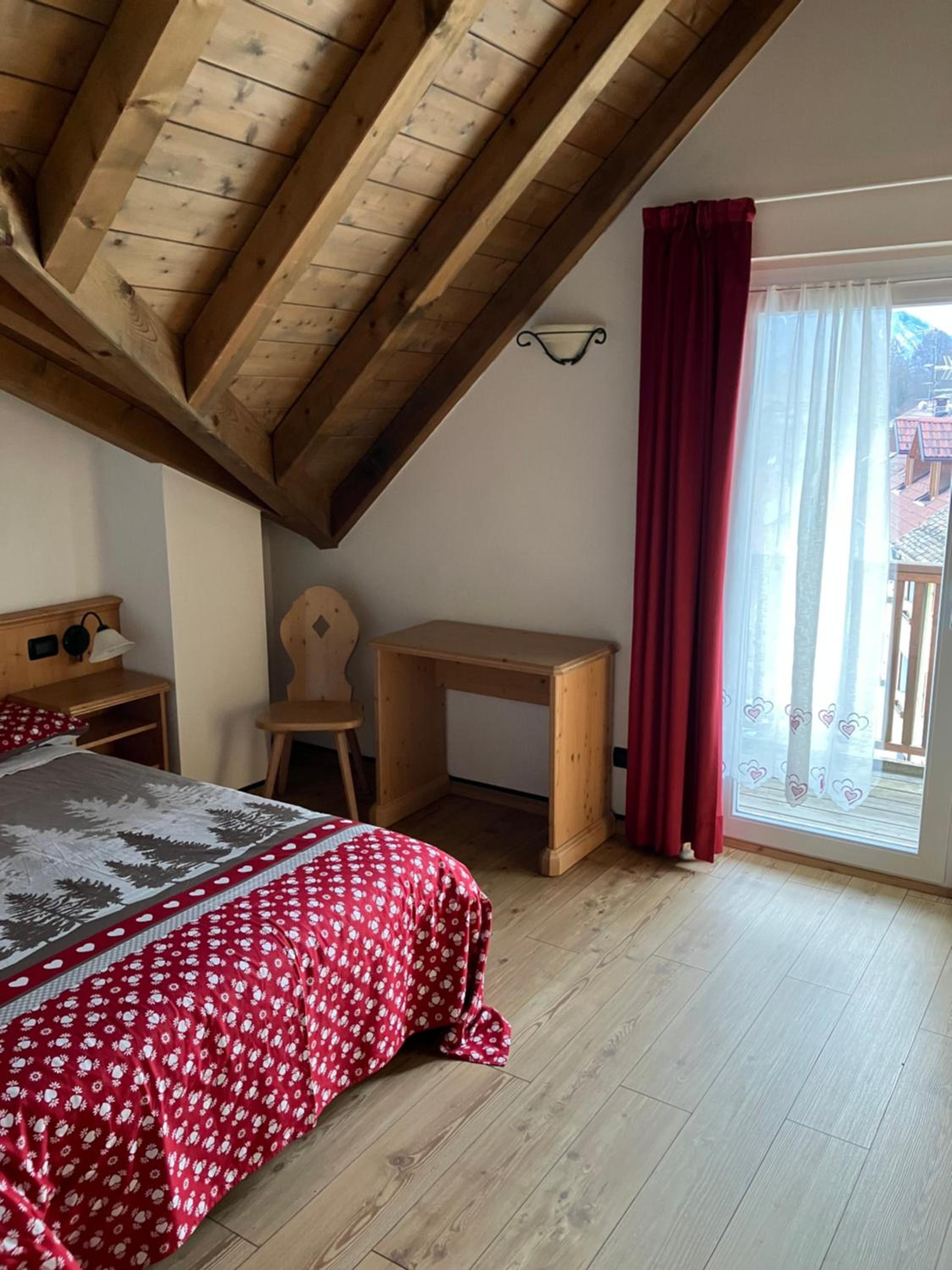 Large Double or Twin Room photo 1