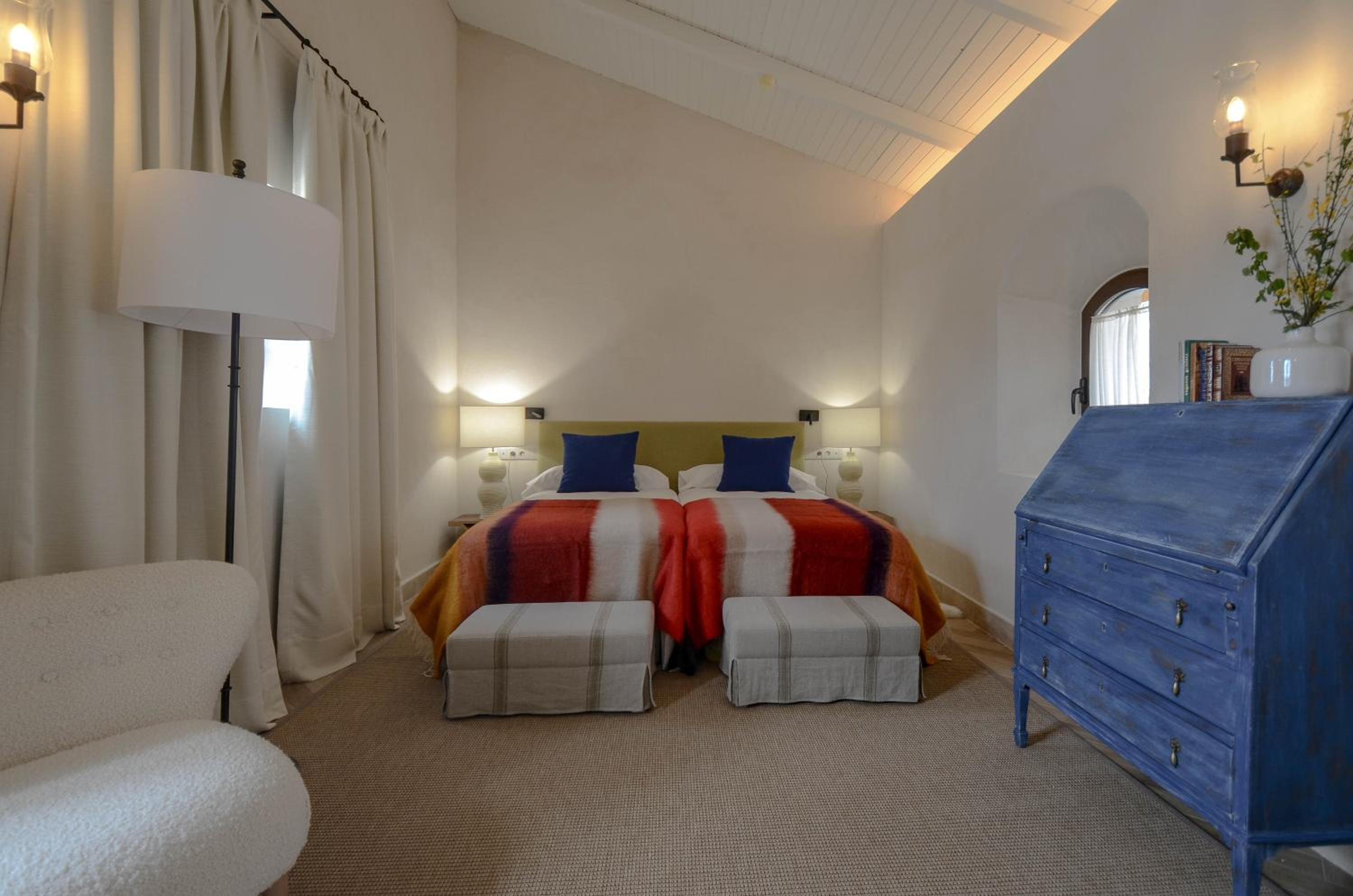 Superior Deluxe Double or Twin Room  - Photo 3